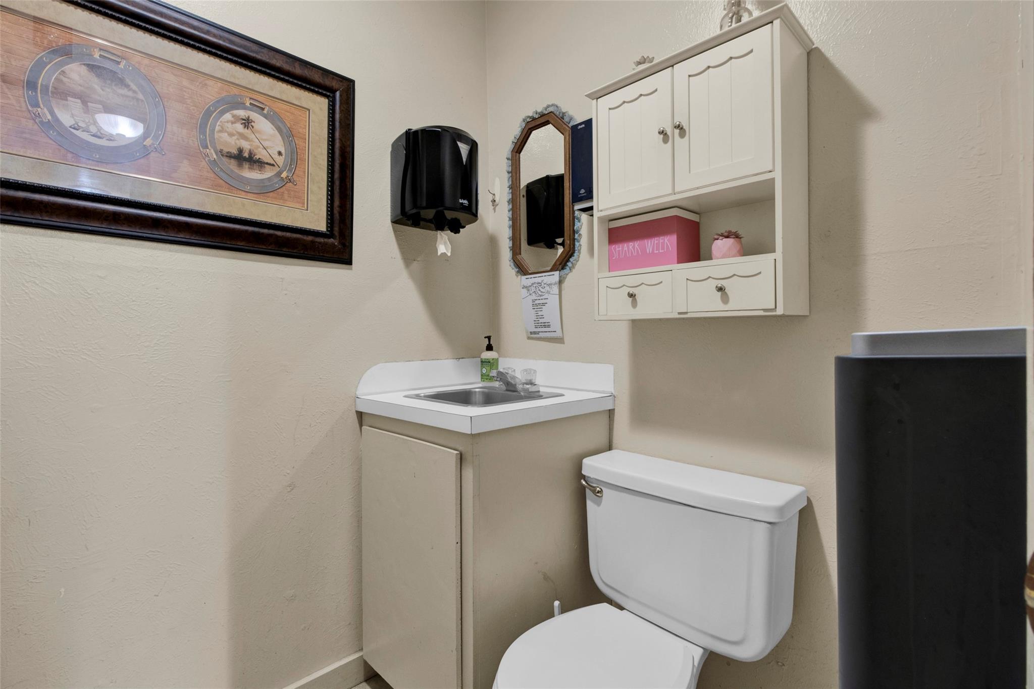 main property photo 17