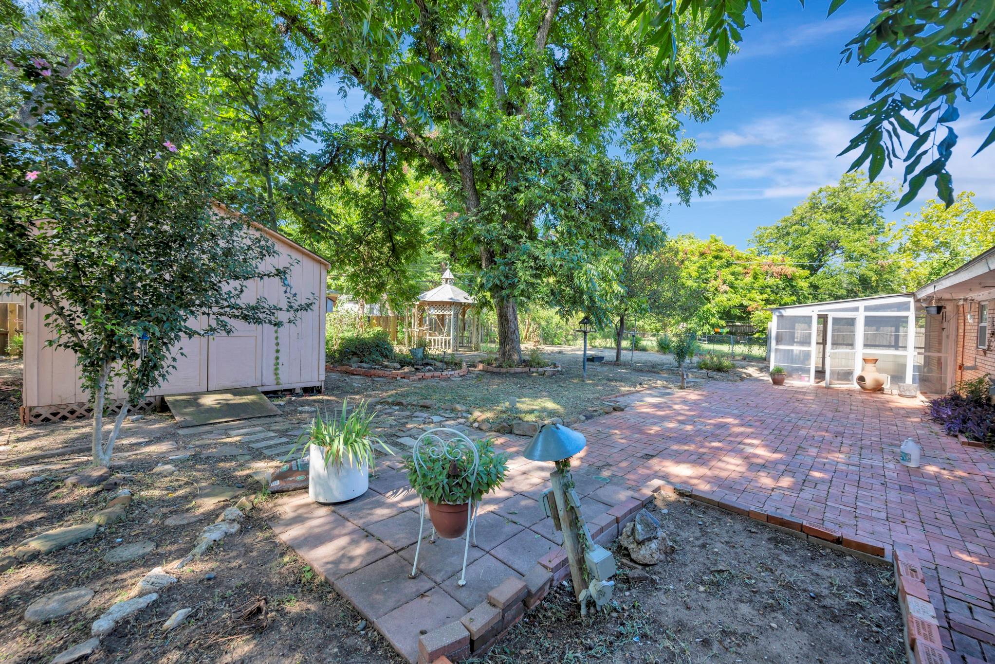 main property photo 36