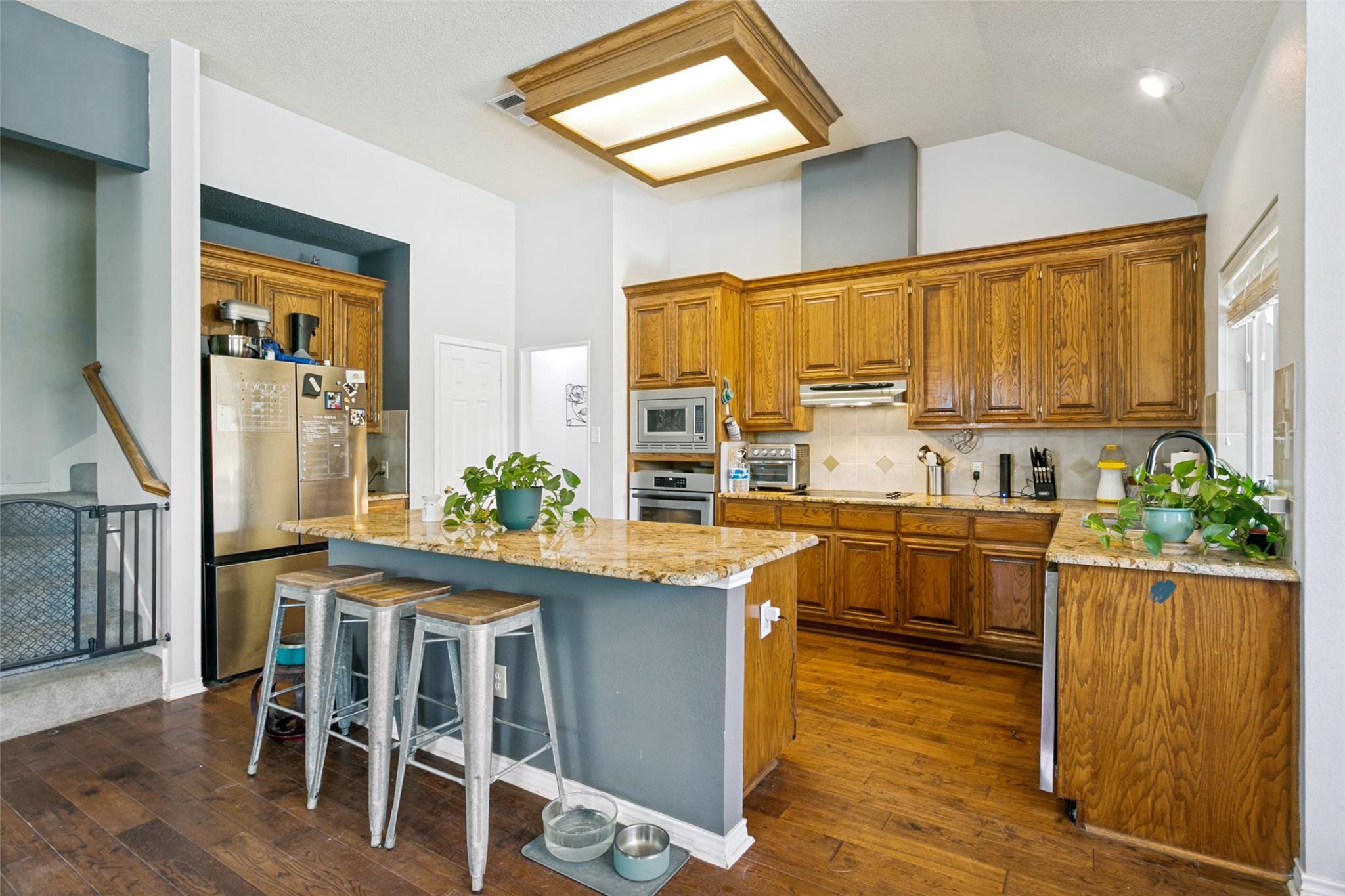 main property photo 3