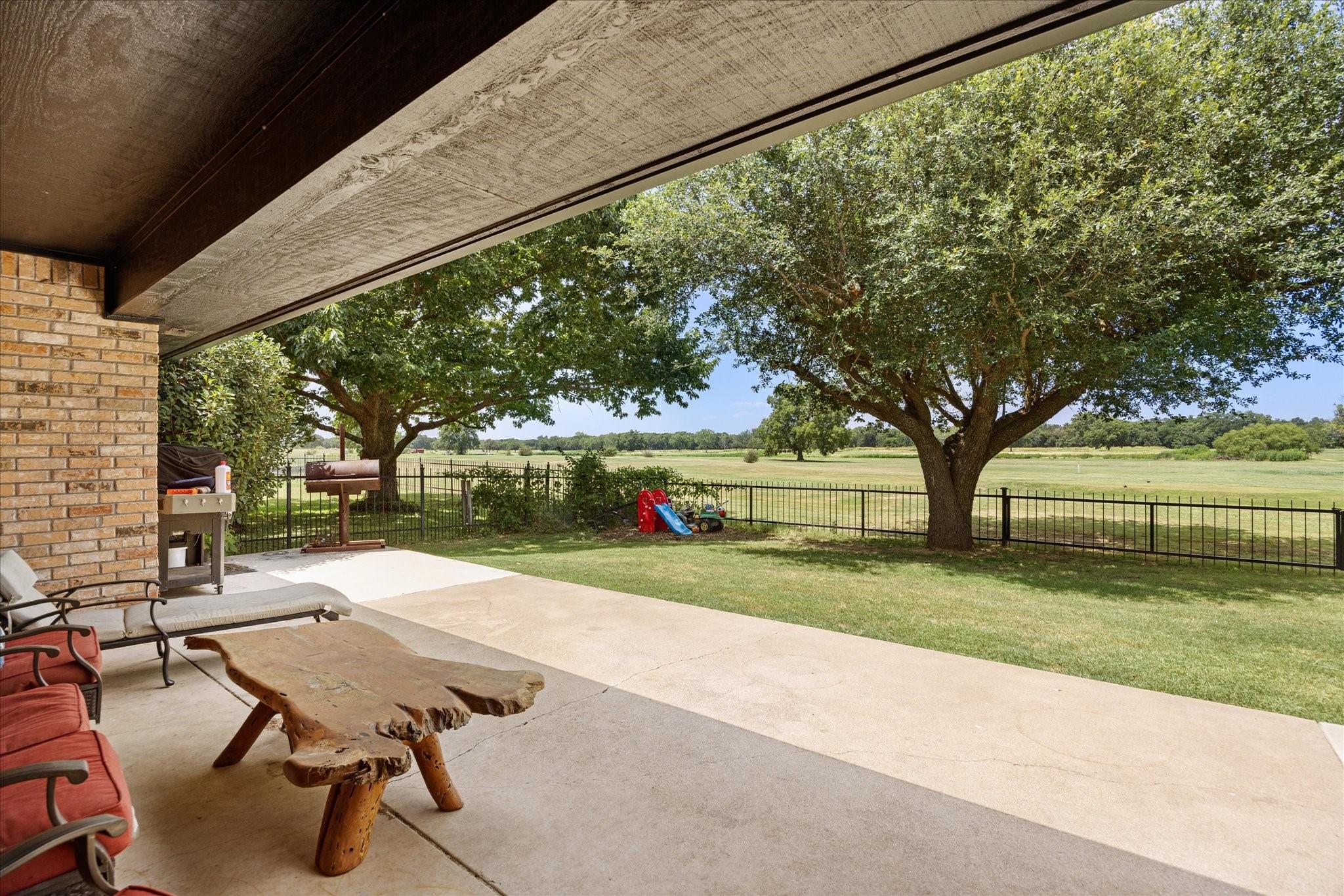 main property photo 25