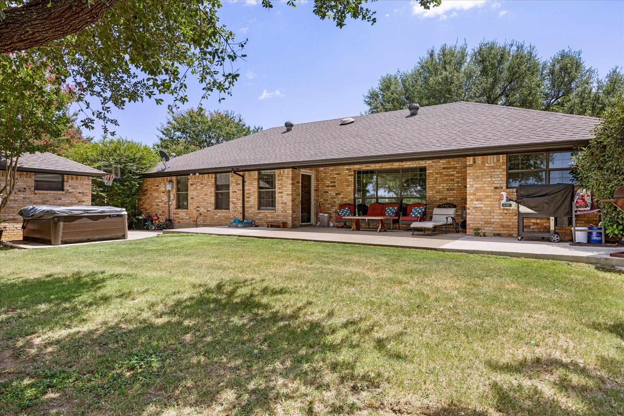 main property photo 28