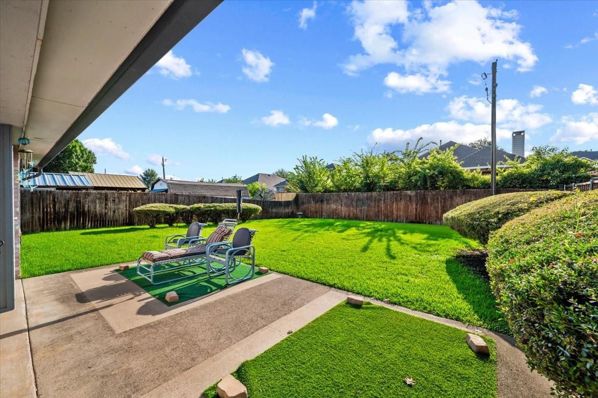 main property photo 23