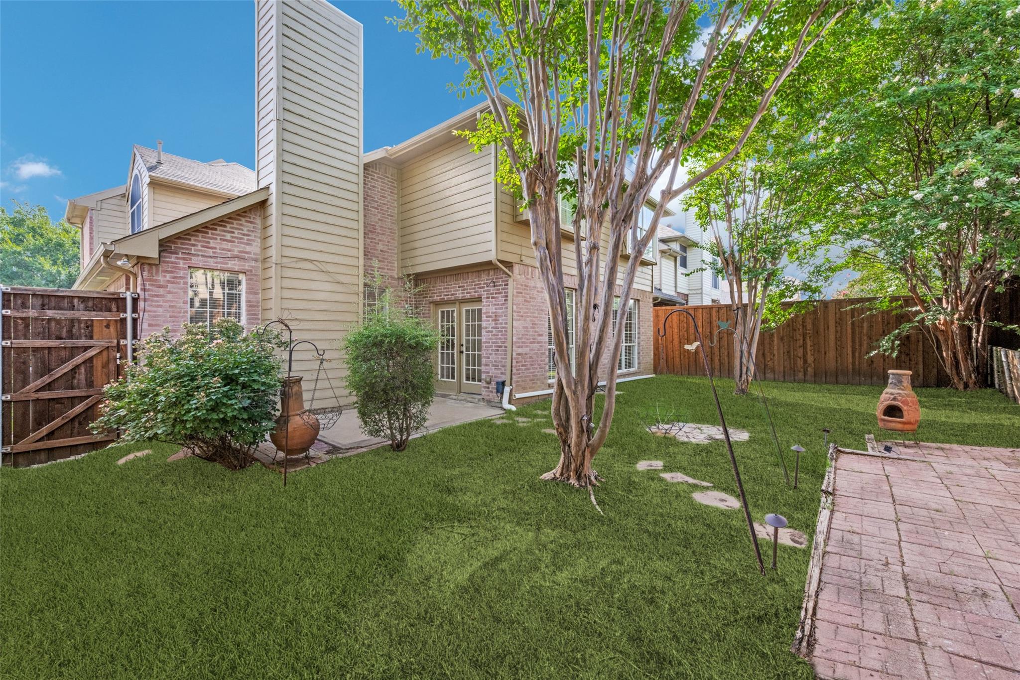 main property photo 23