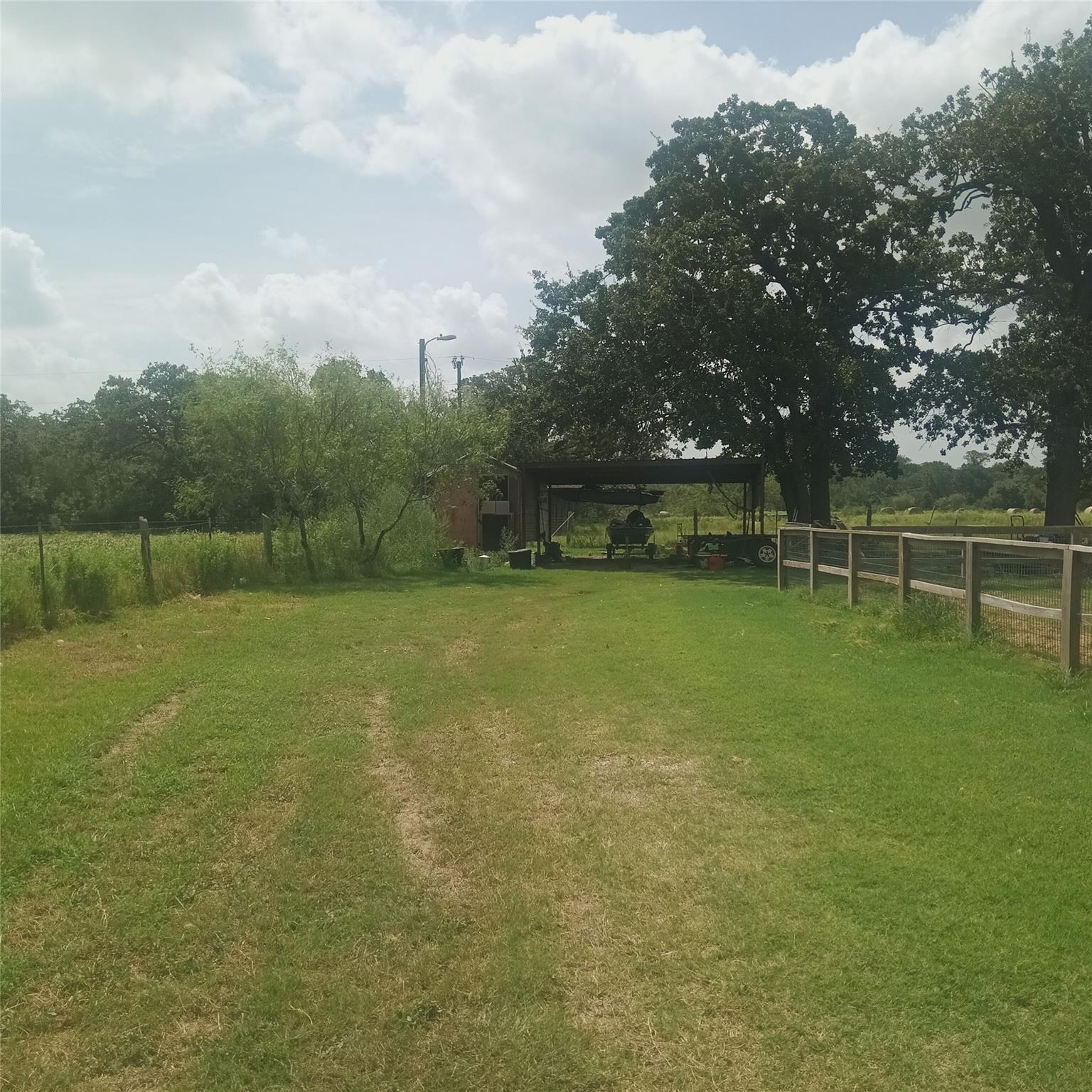 main property photo 9