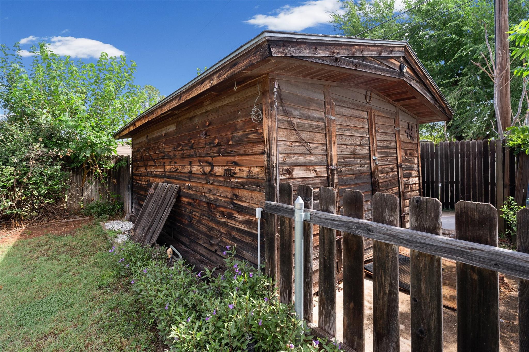 main property photo 38