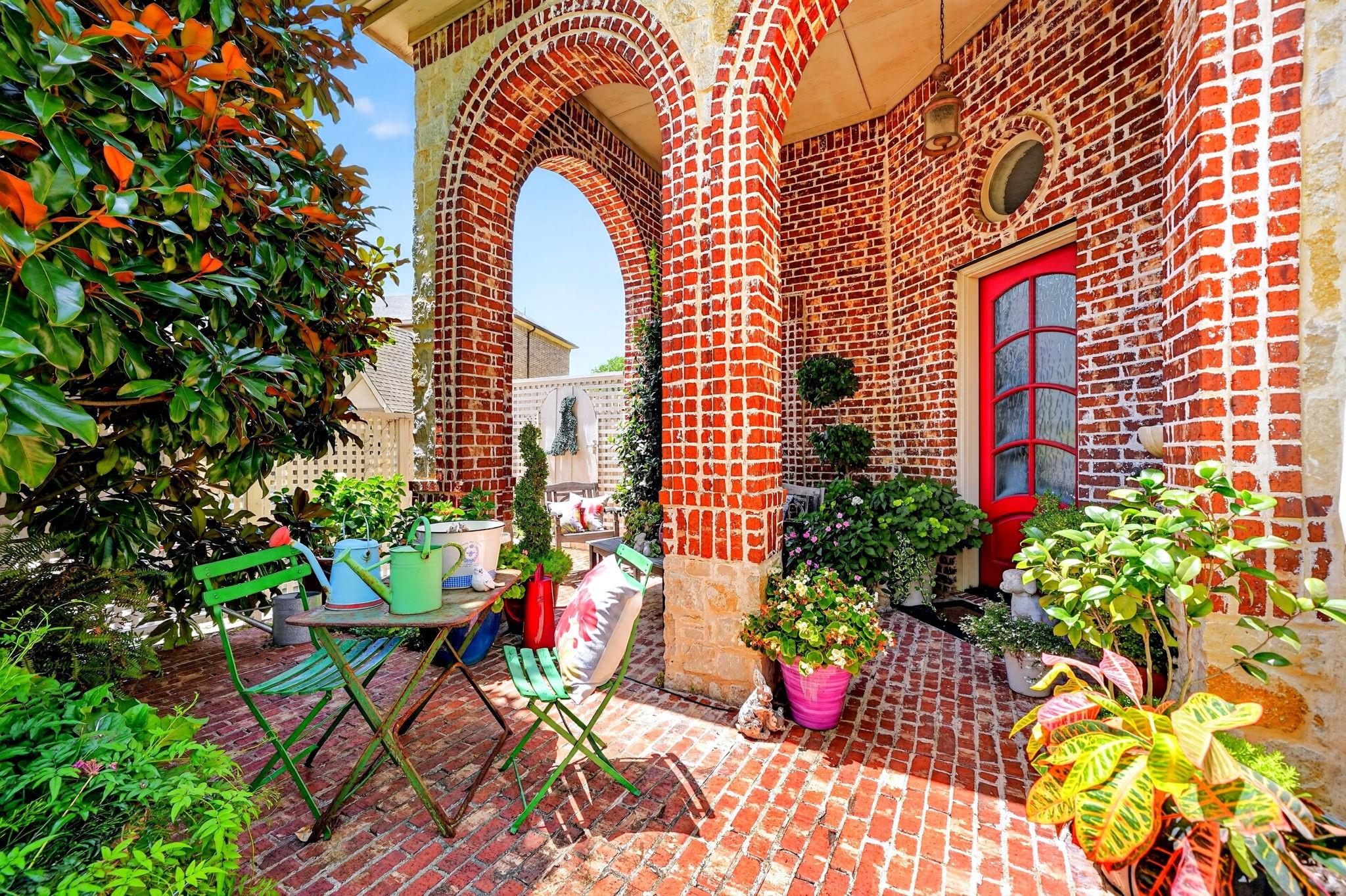main property photo 2