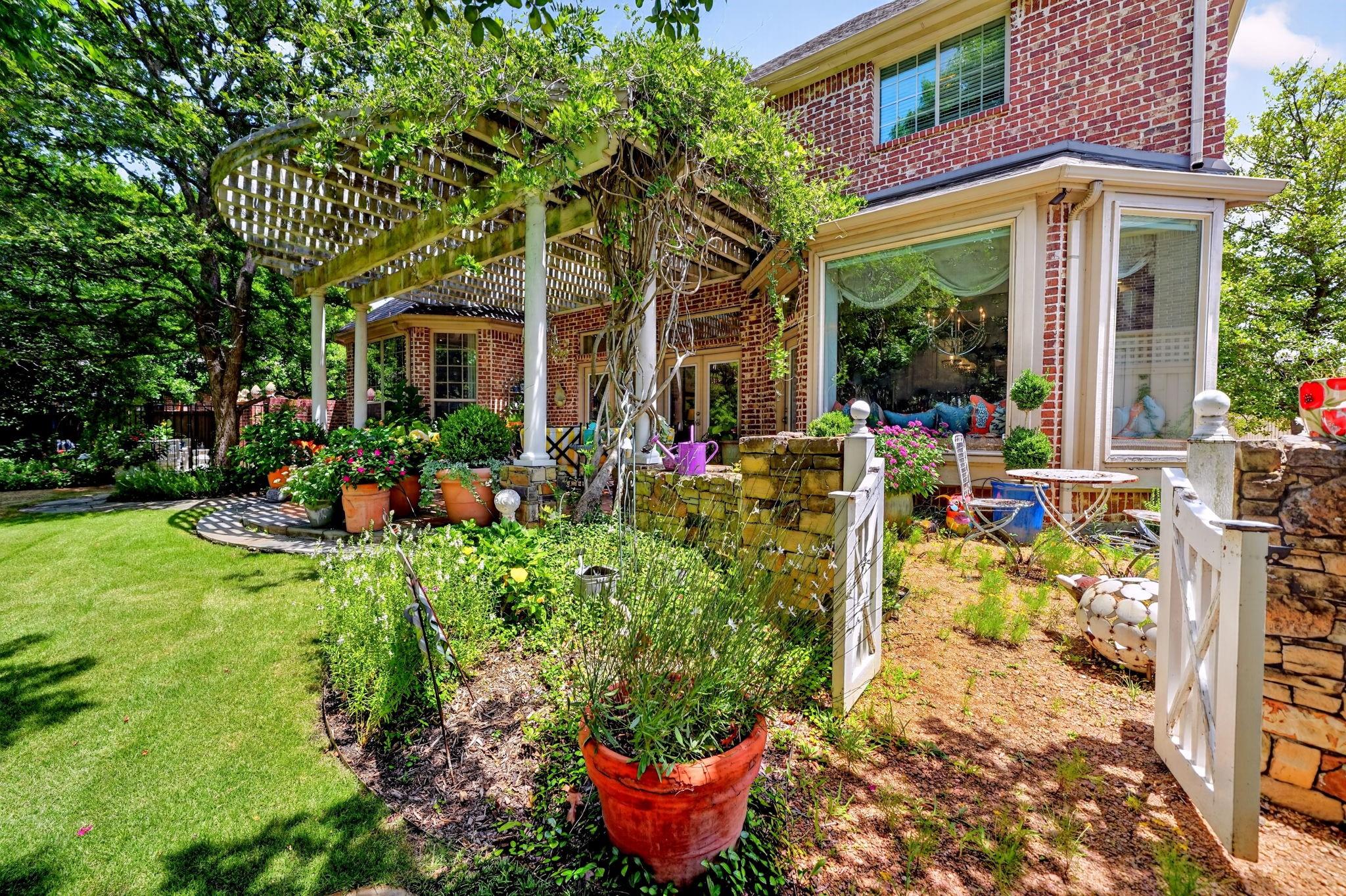 main property photo 33