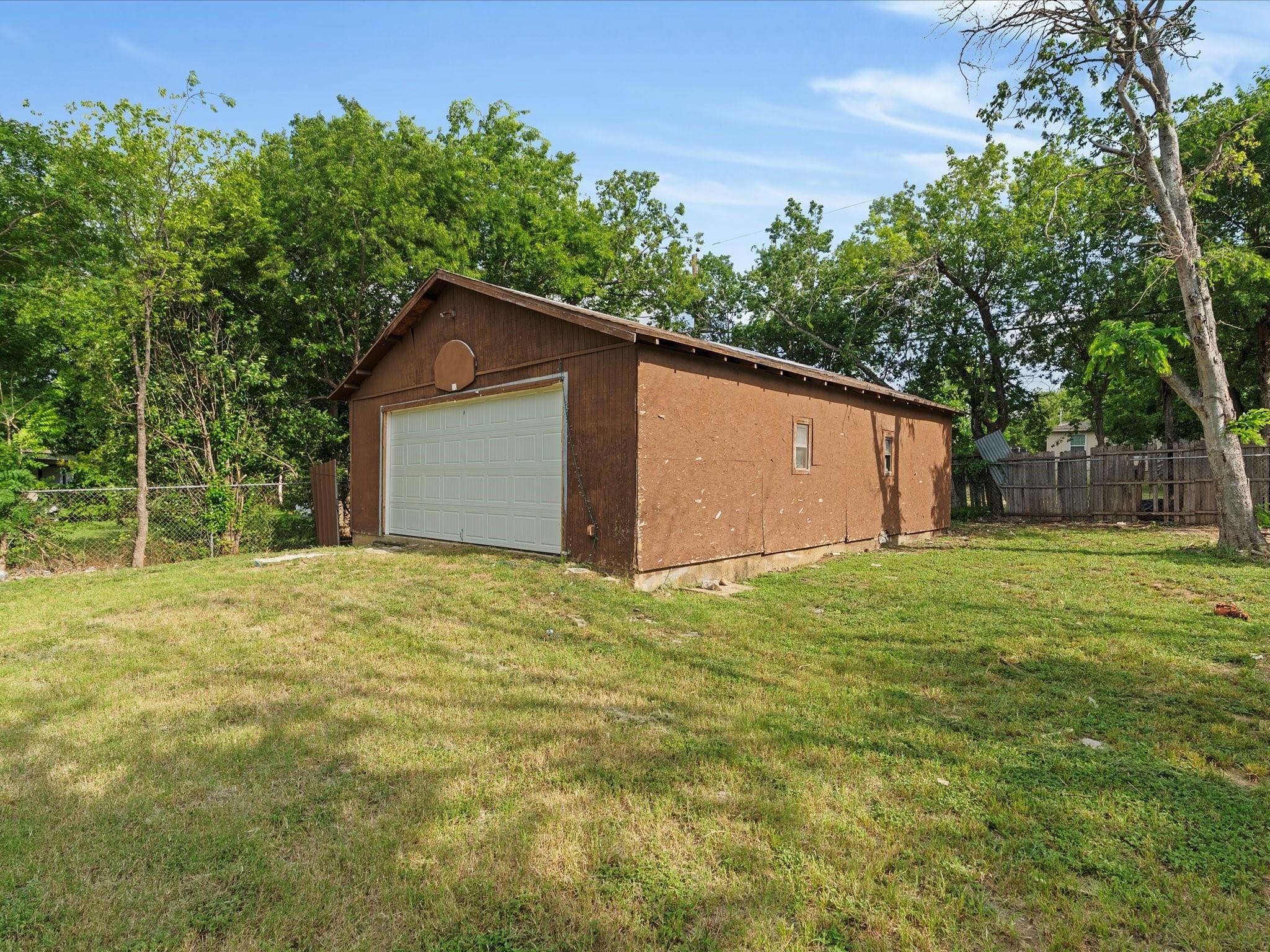 main property photo 21