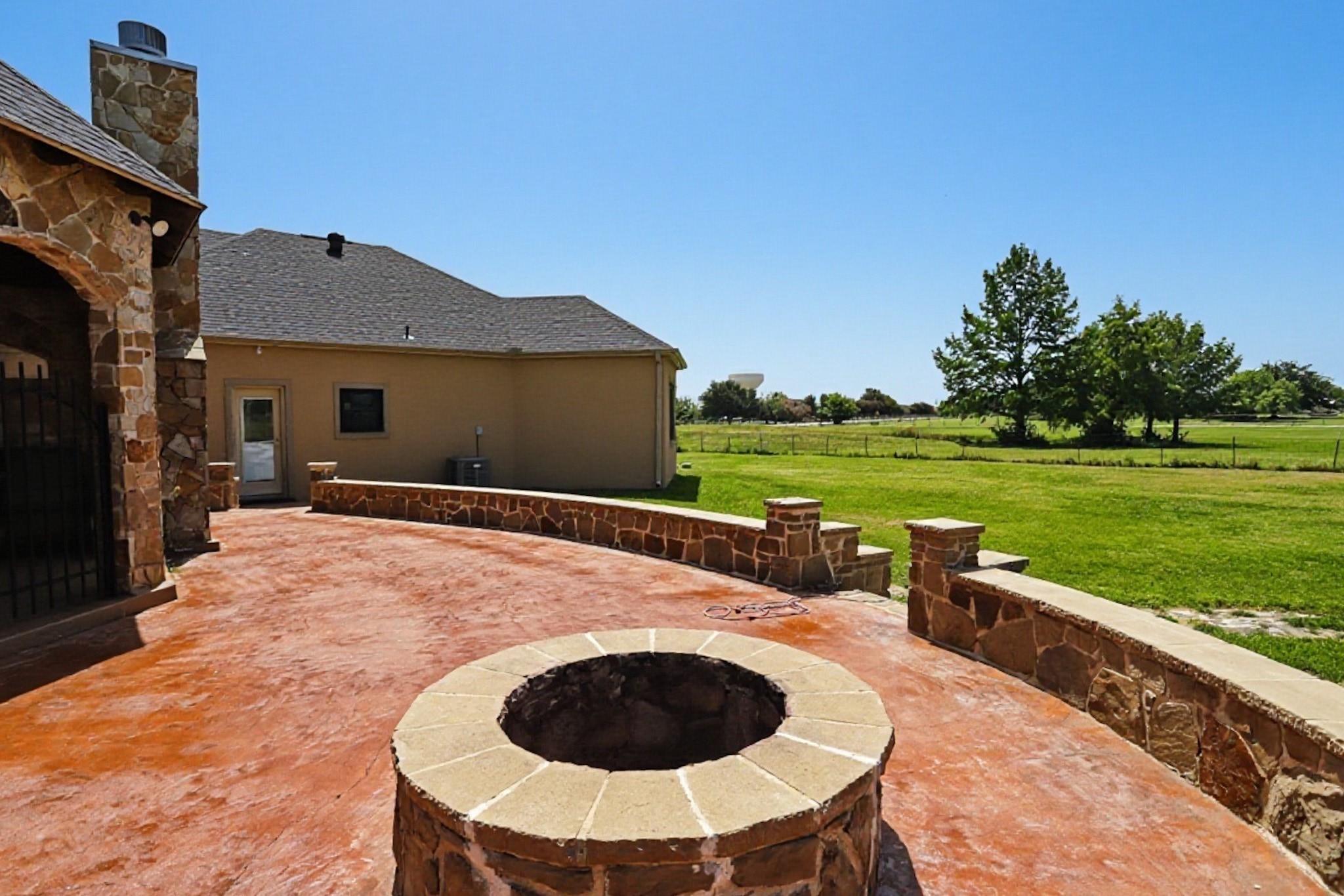 main property photo 13
