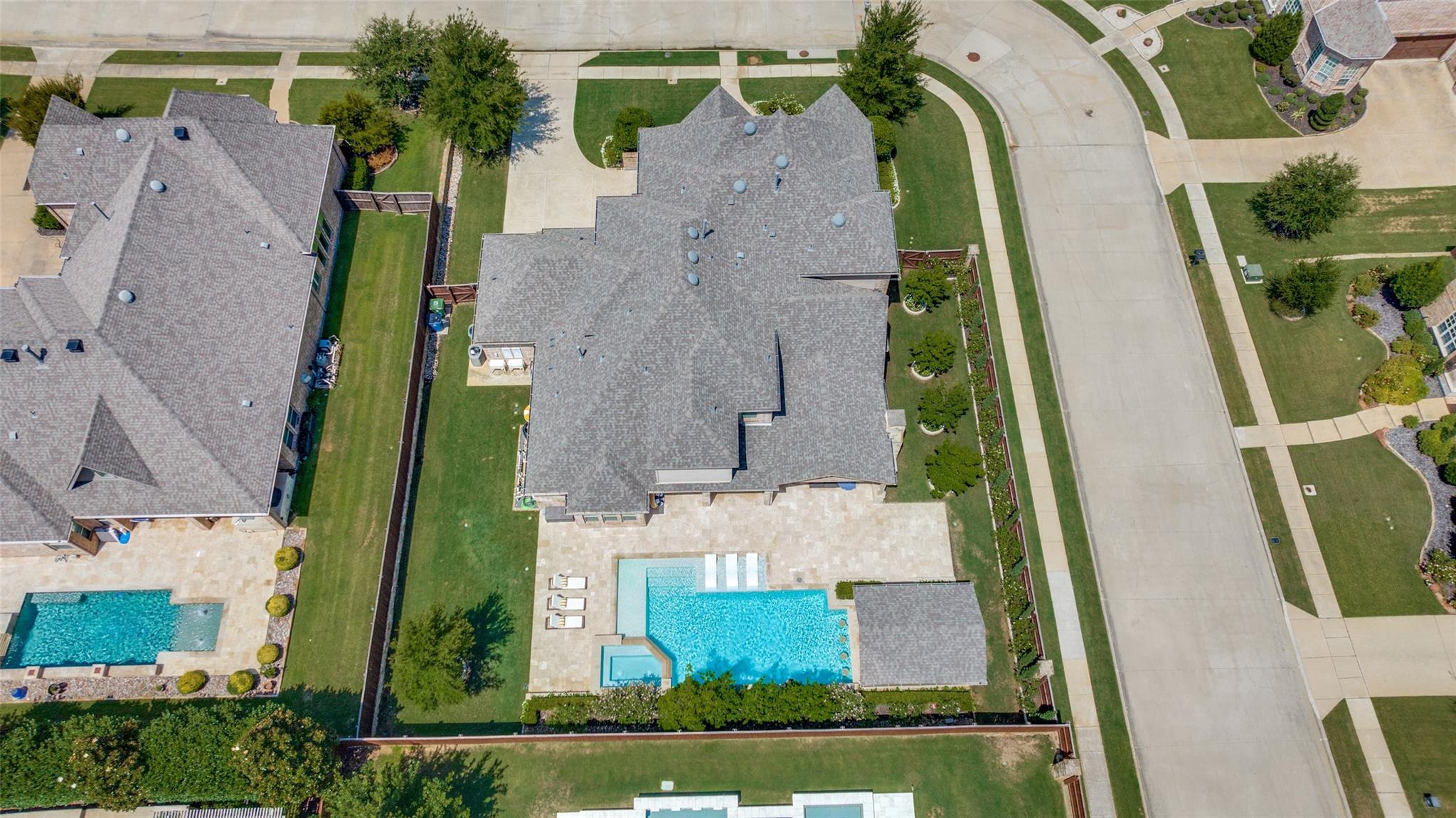 main property photo 38
