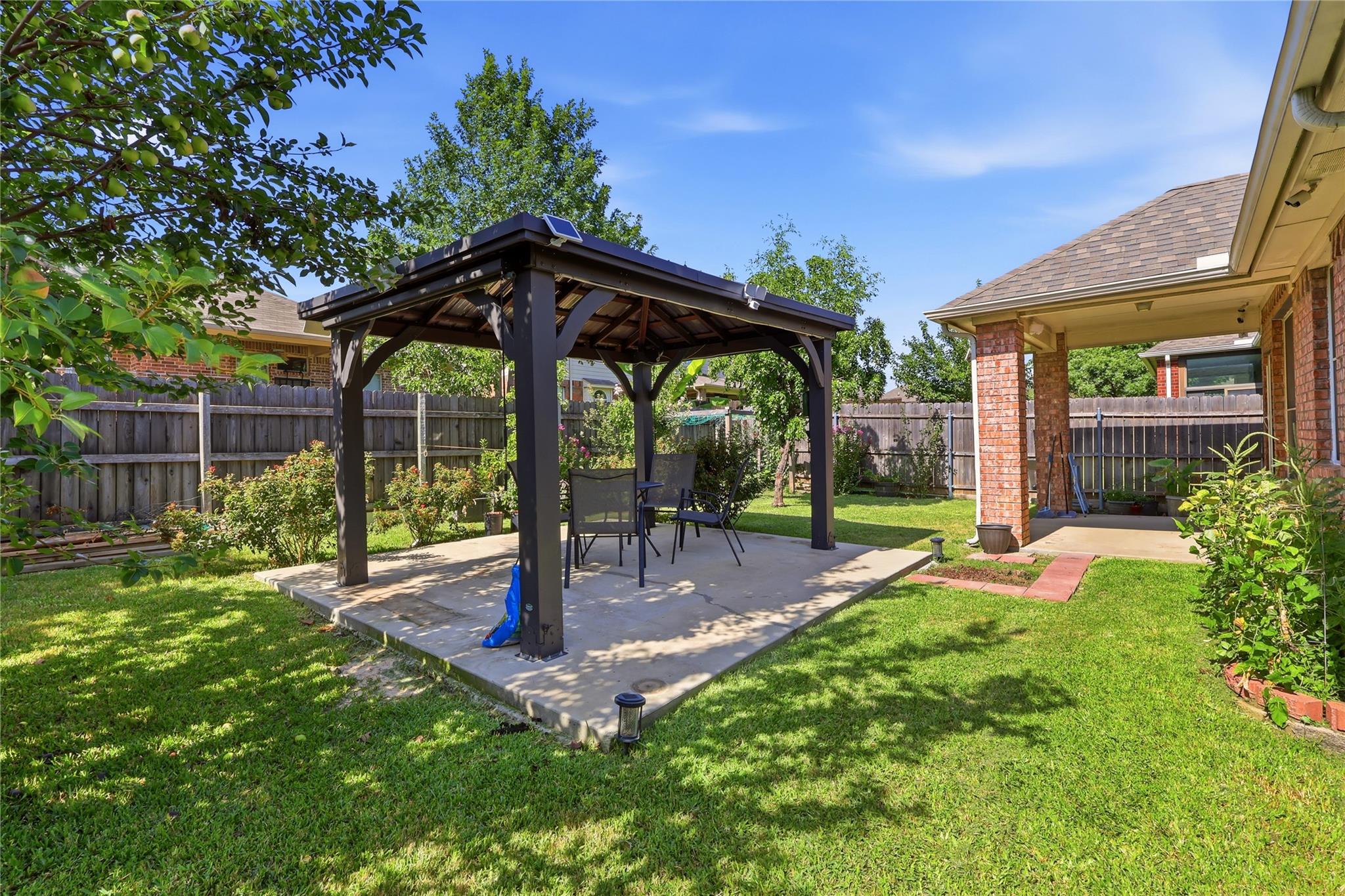 main property photo 23