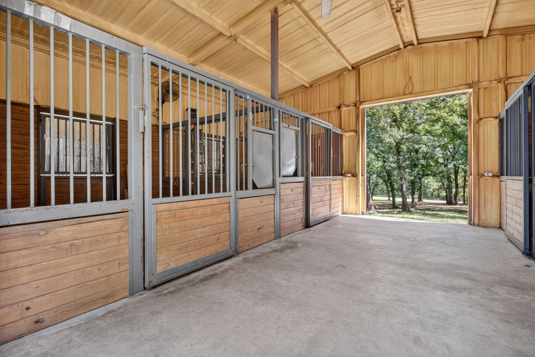 main property photo 25