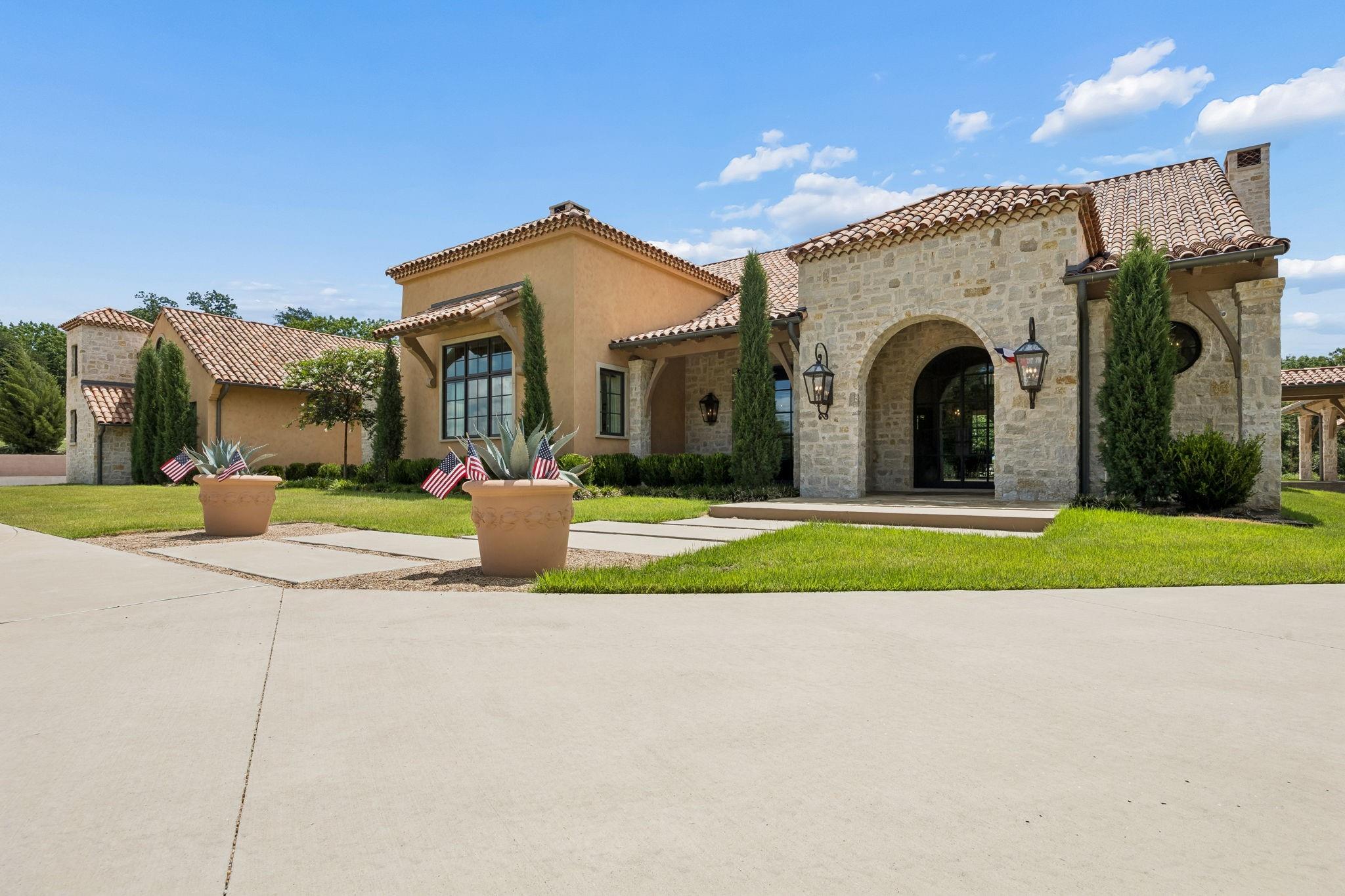 main property photo 12
