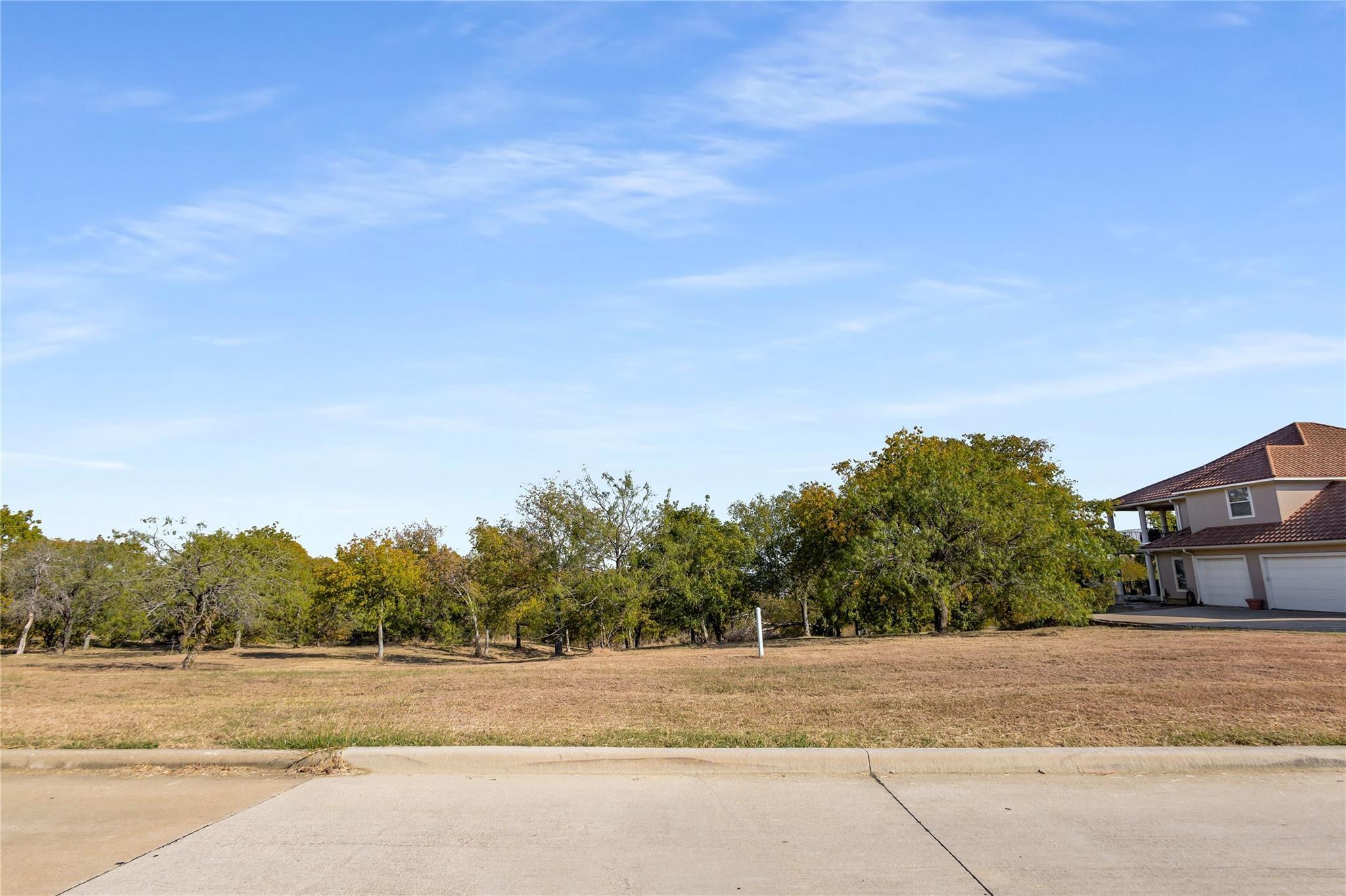 main property photo 11