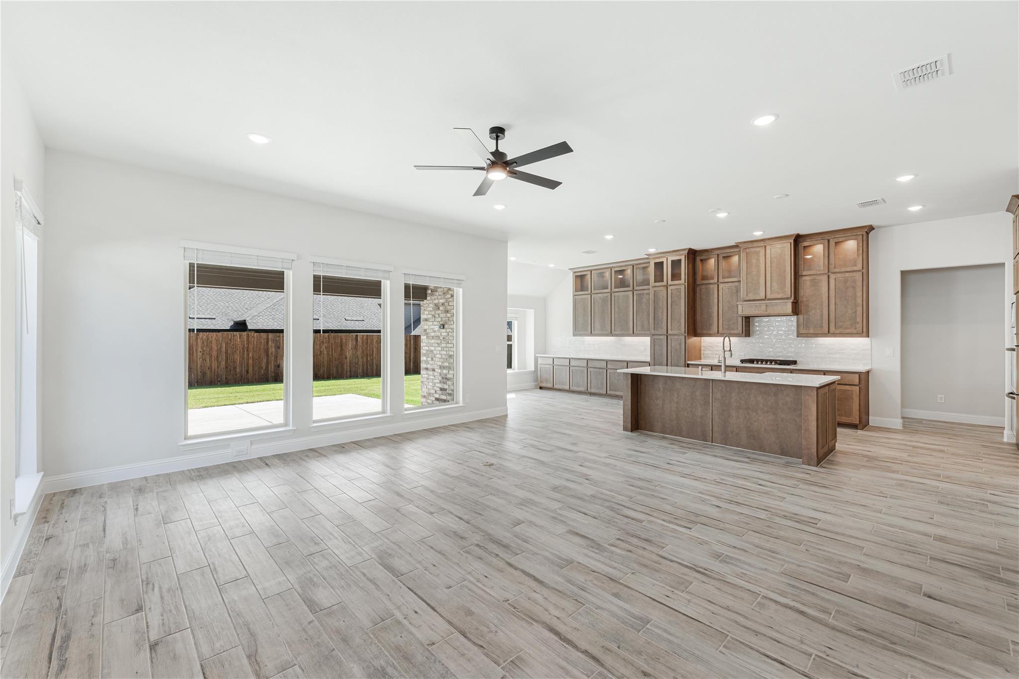 property viewer photo 14