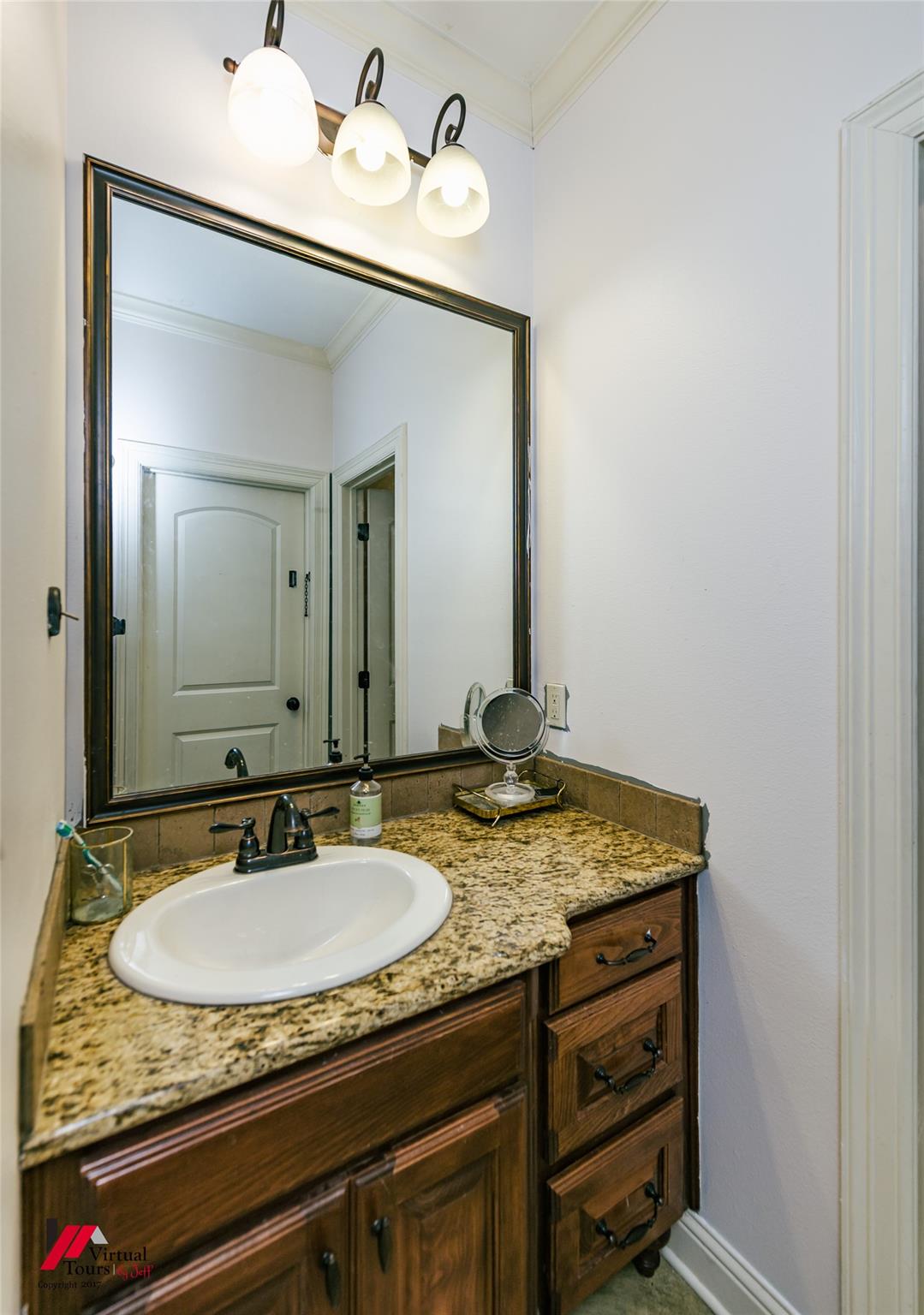 main property photo 33