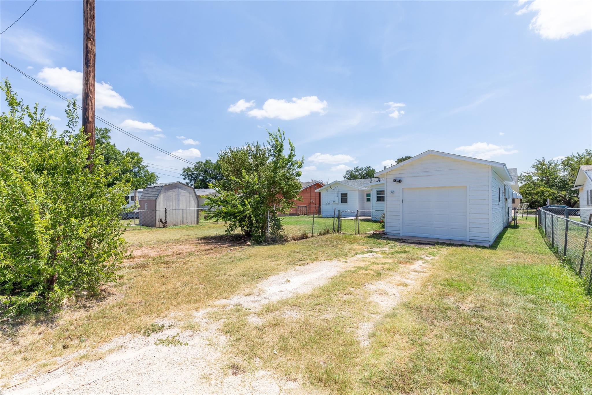 main property photo 26