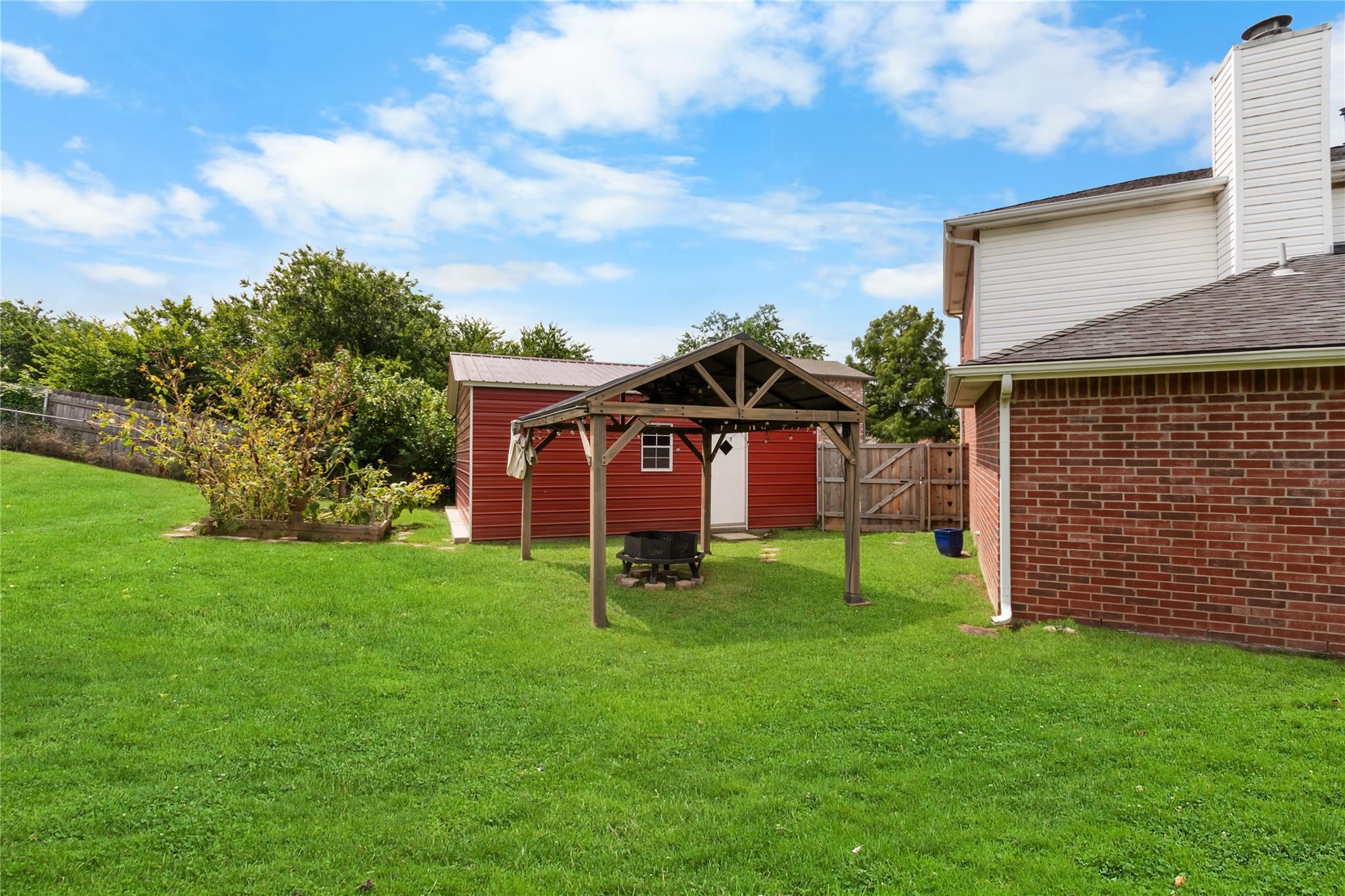 main property photo 32