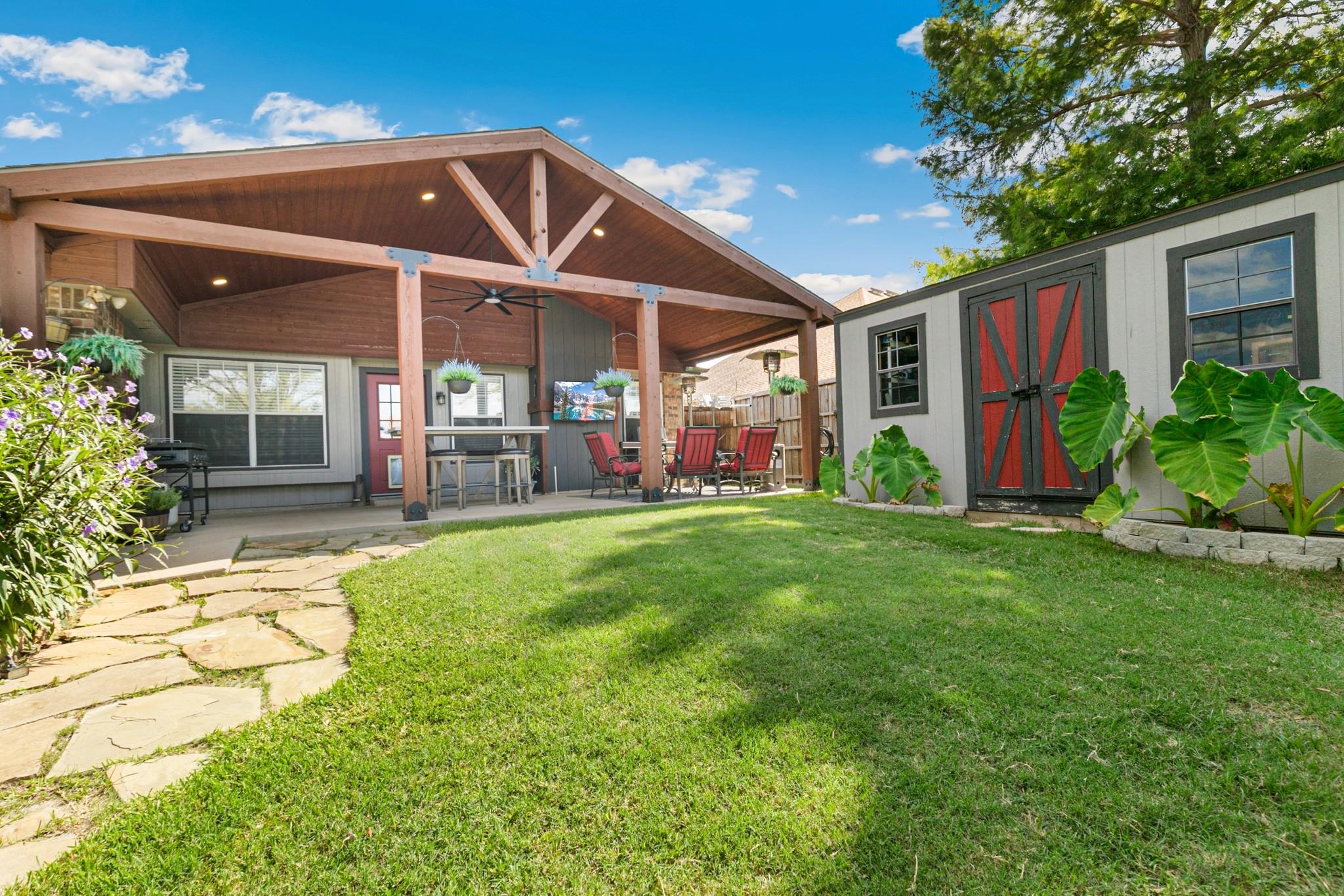 main property photo 18