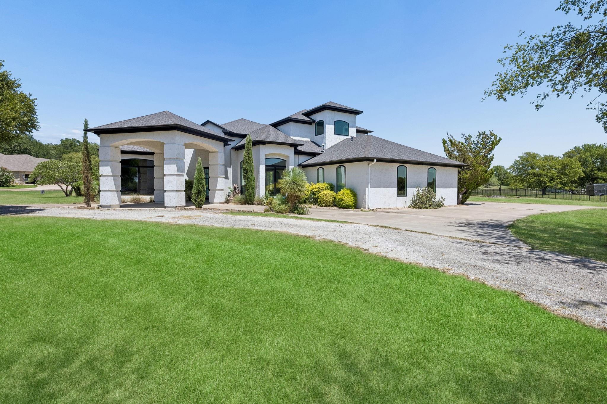 main property photo 2