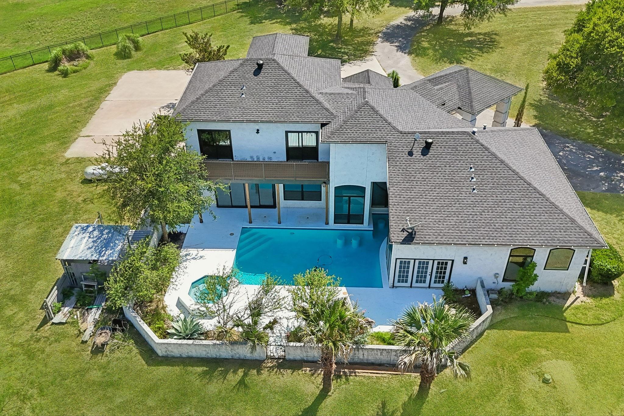 main property photo 27