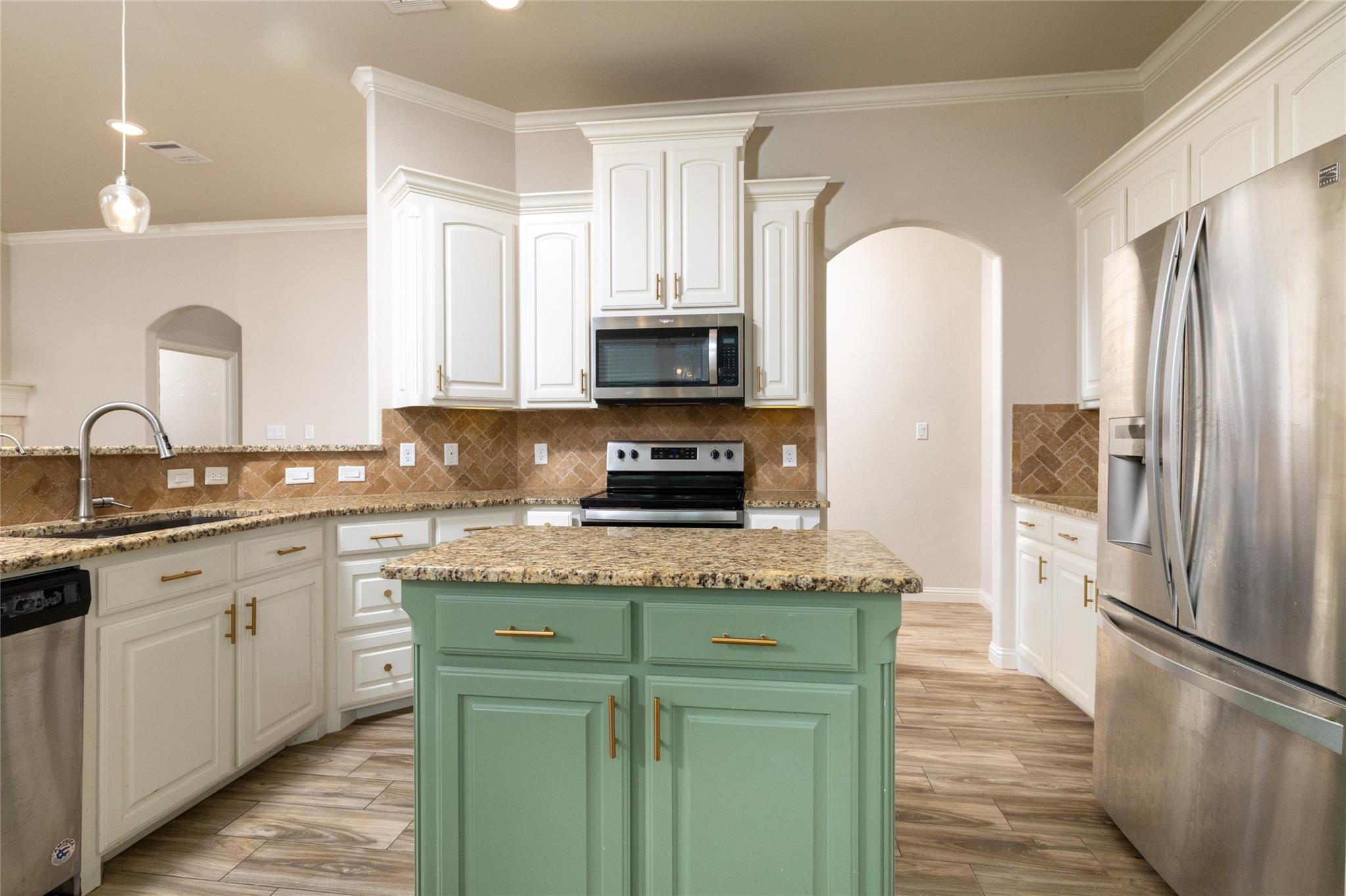 main property photo 16