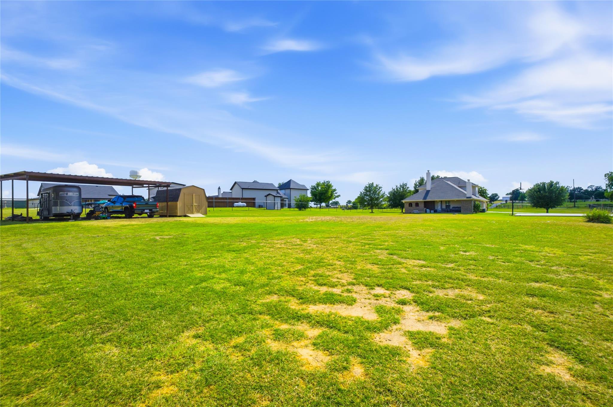 main property photo 25