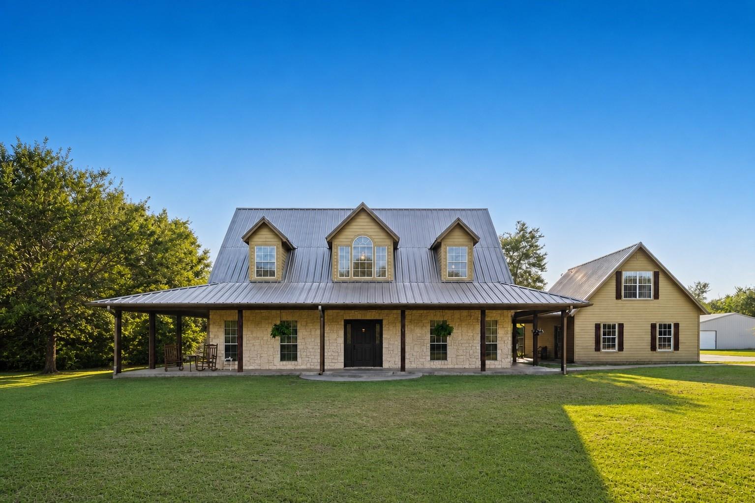 main property photo 11