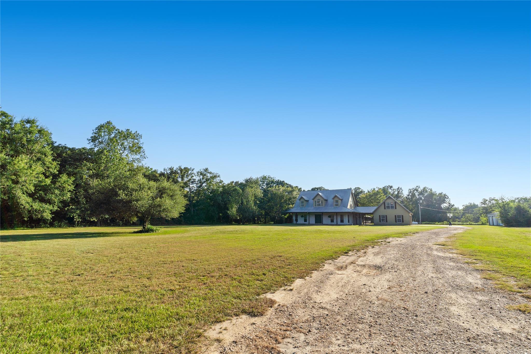 main property photo 12