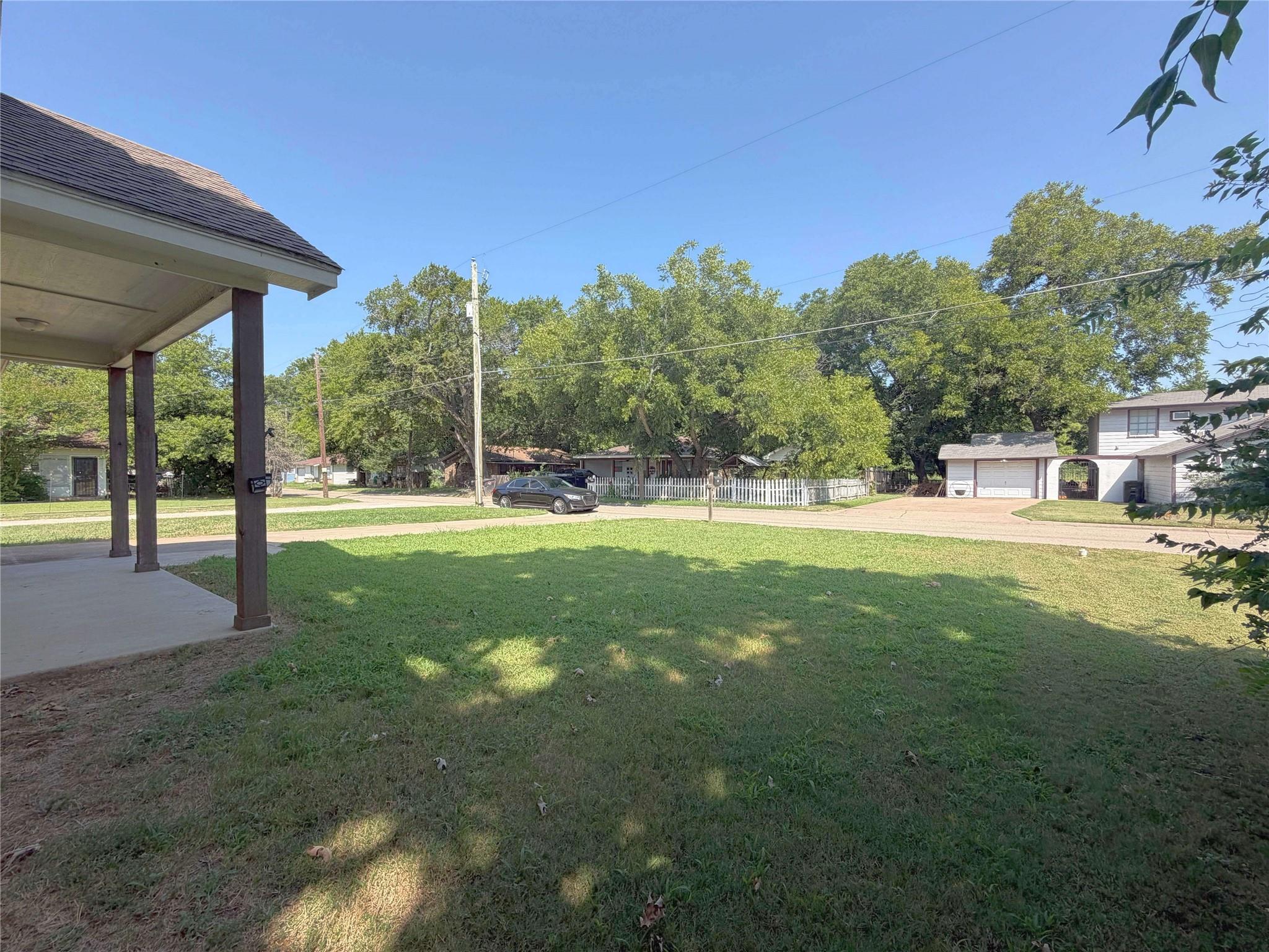 main property photo 11
