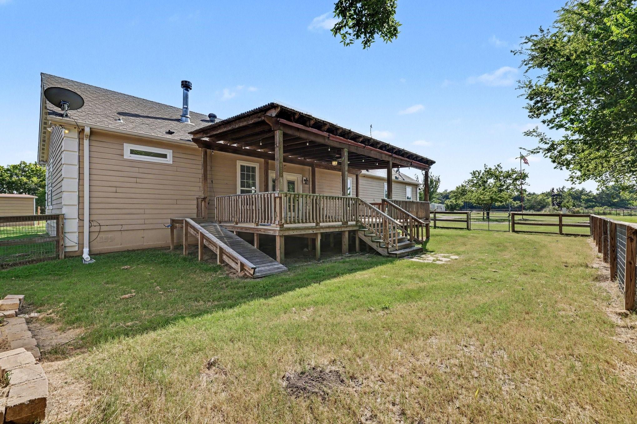 main property photo 28