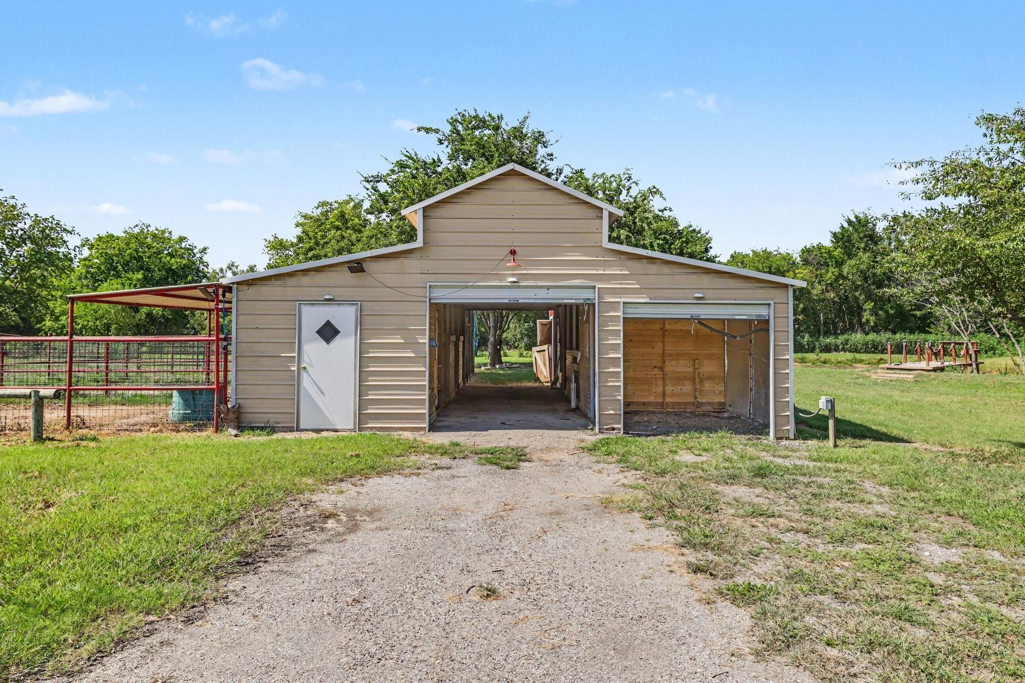 main property photo 31