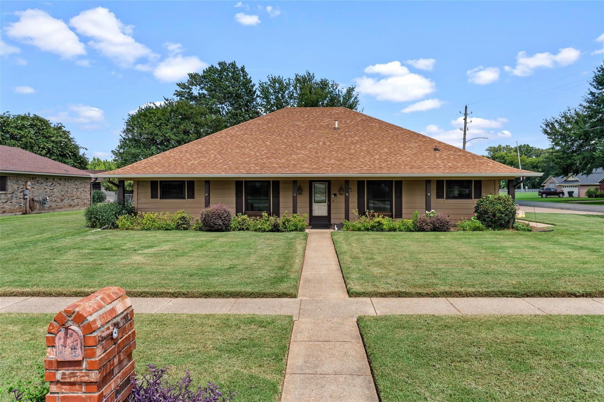 main property photo 0