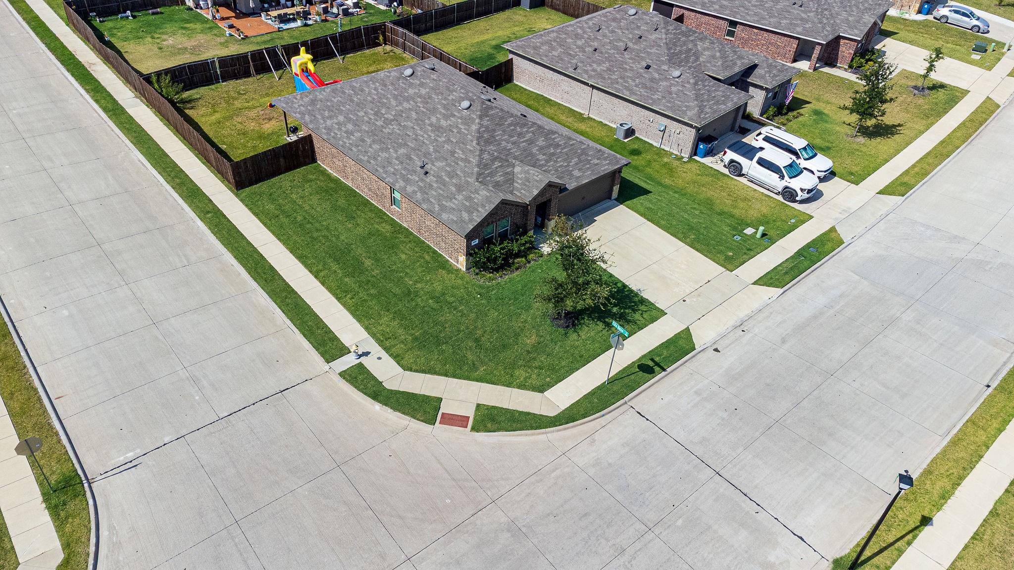 main property photo 18