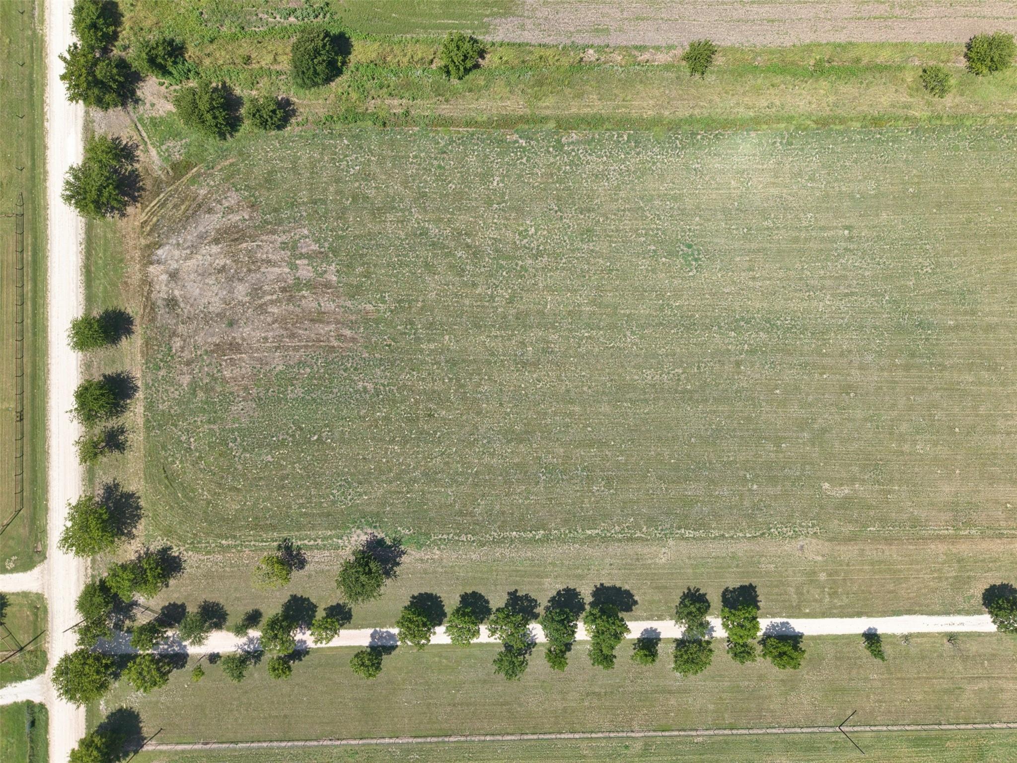 main property photo 33