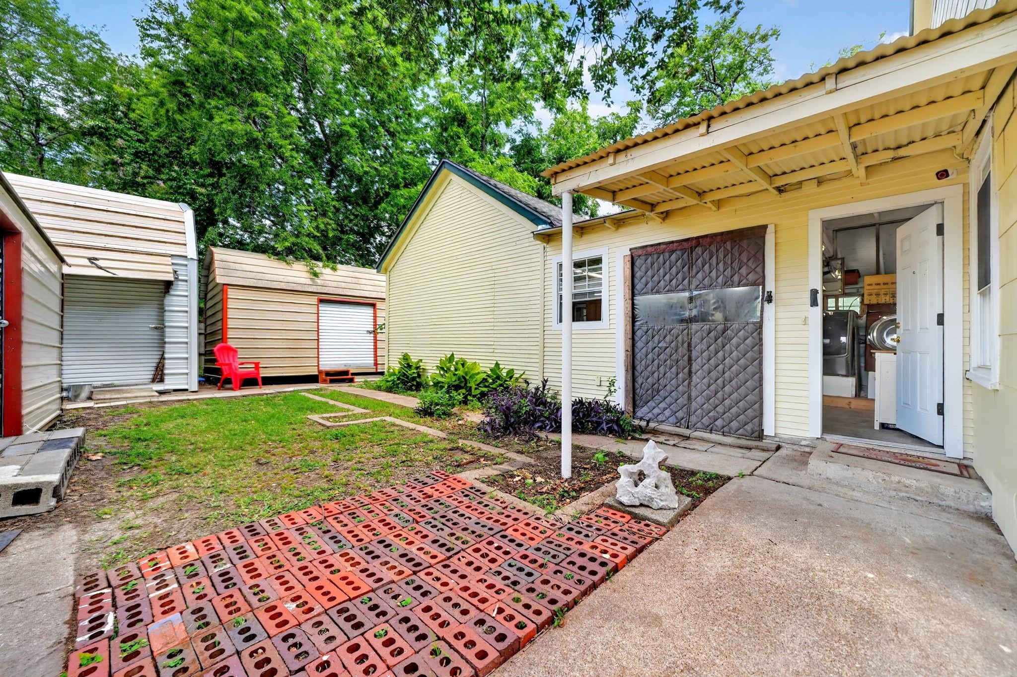 main property photo 33