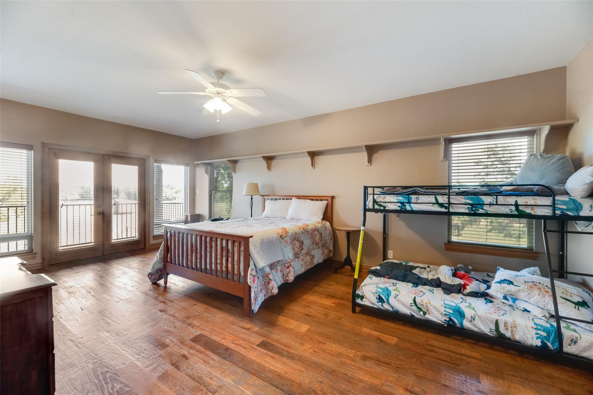 main property photo 25