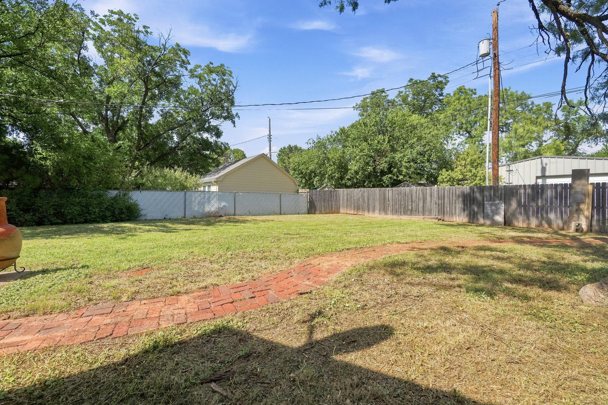 main property photo 25