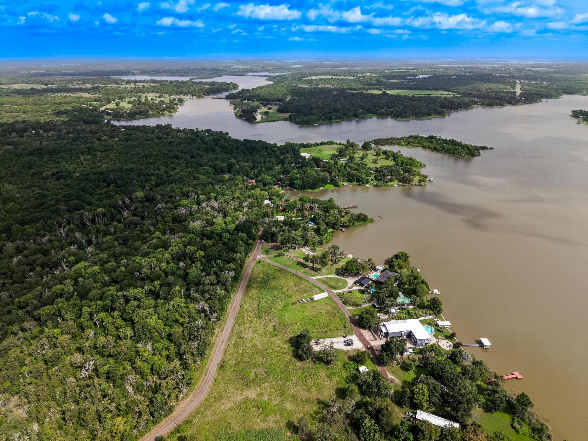 main property photo 10