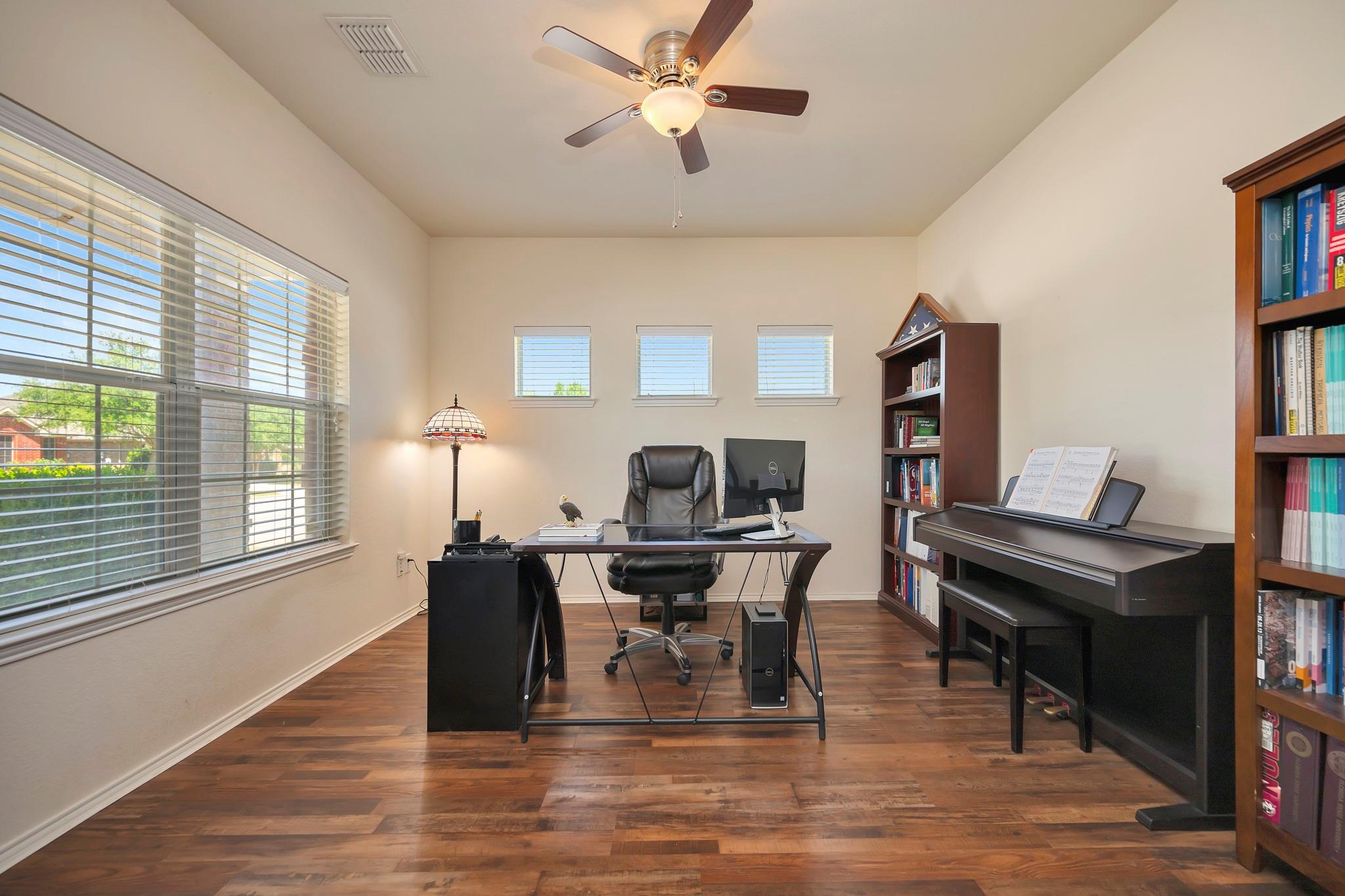 main property photo 5