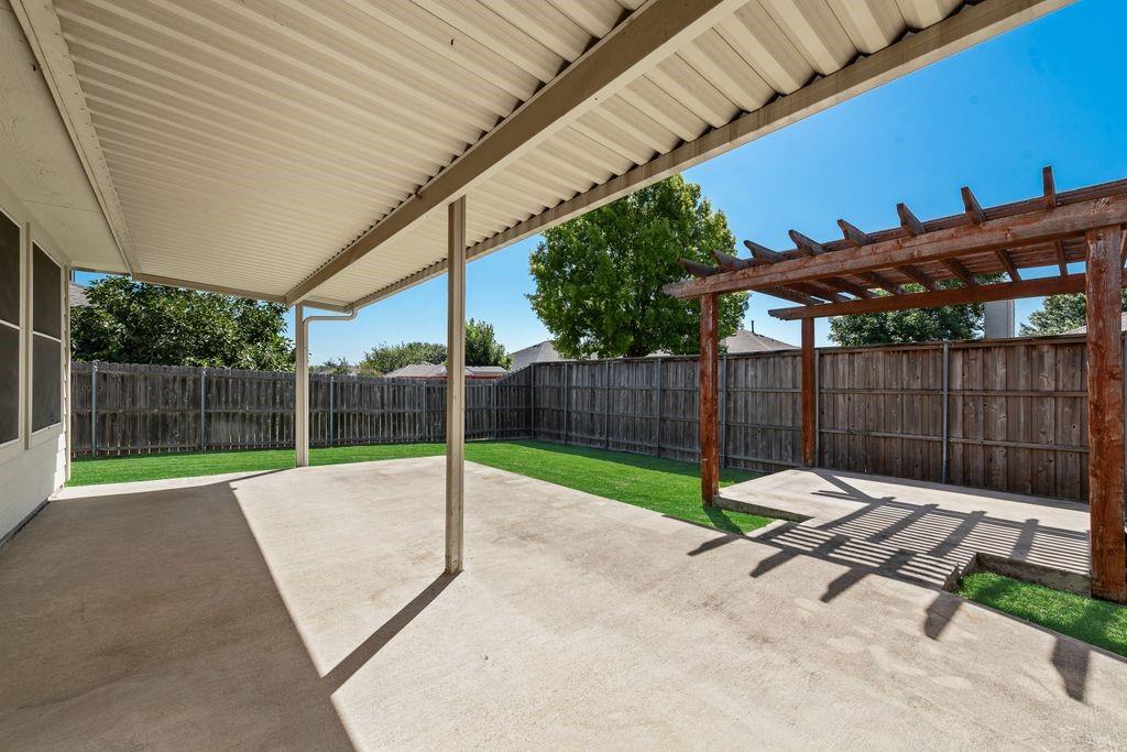 main property photo 32