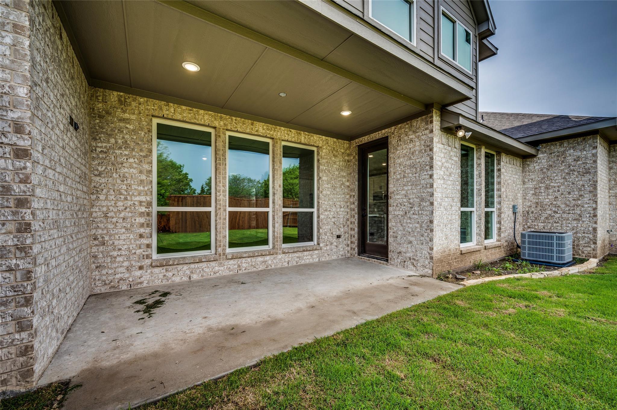 main property photo 25