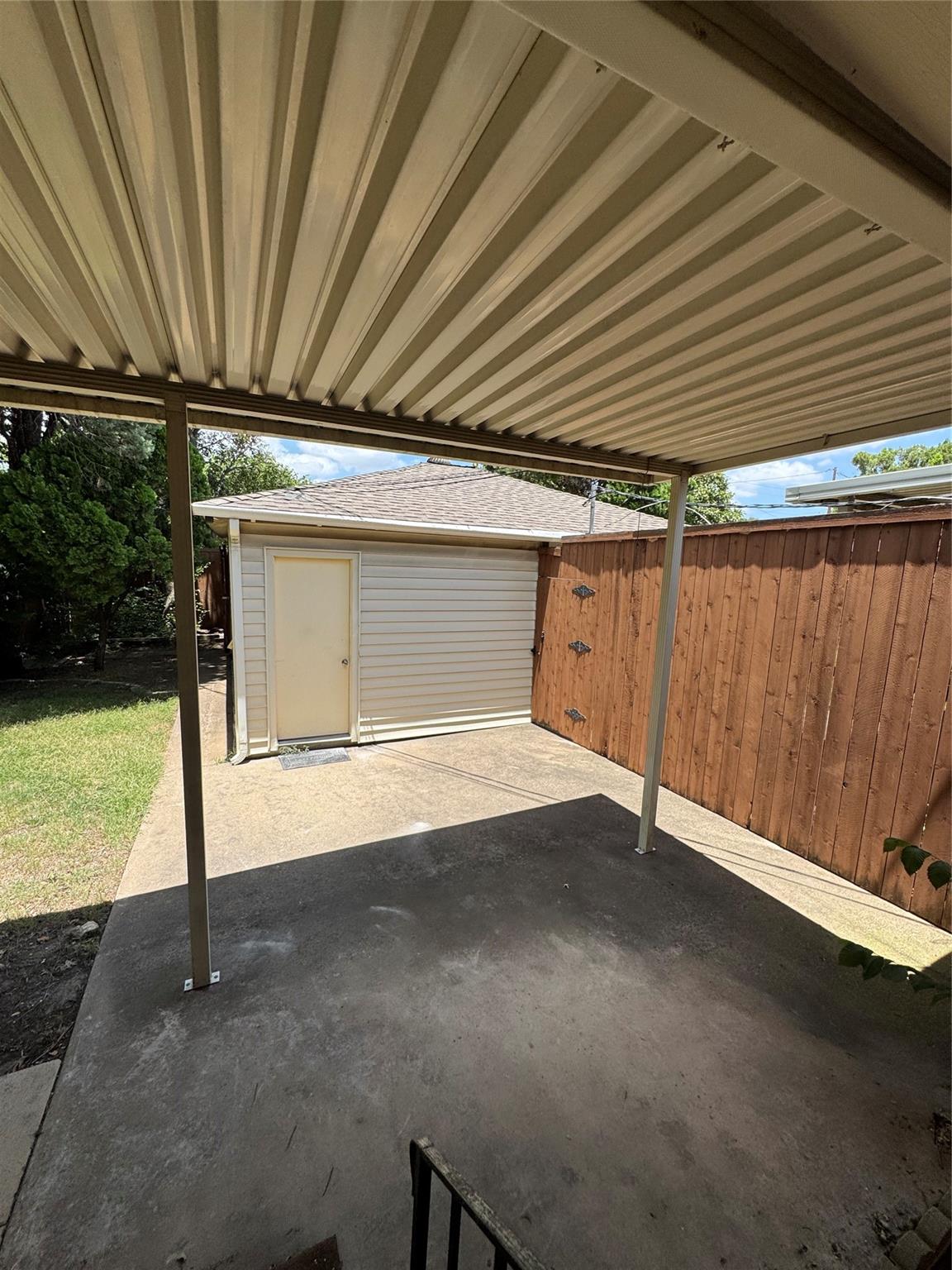 main property photo 12