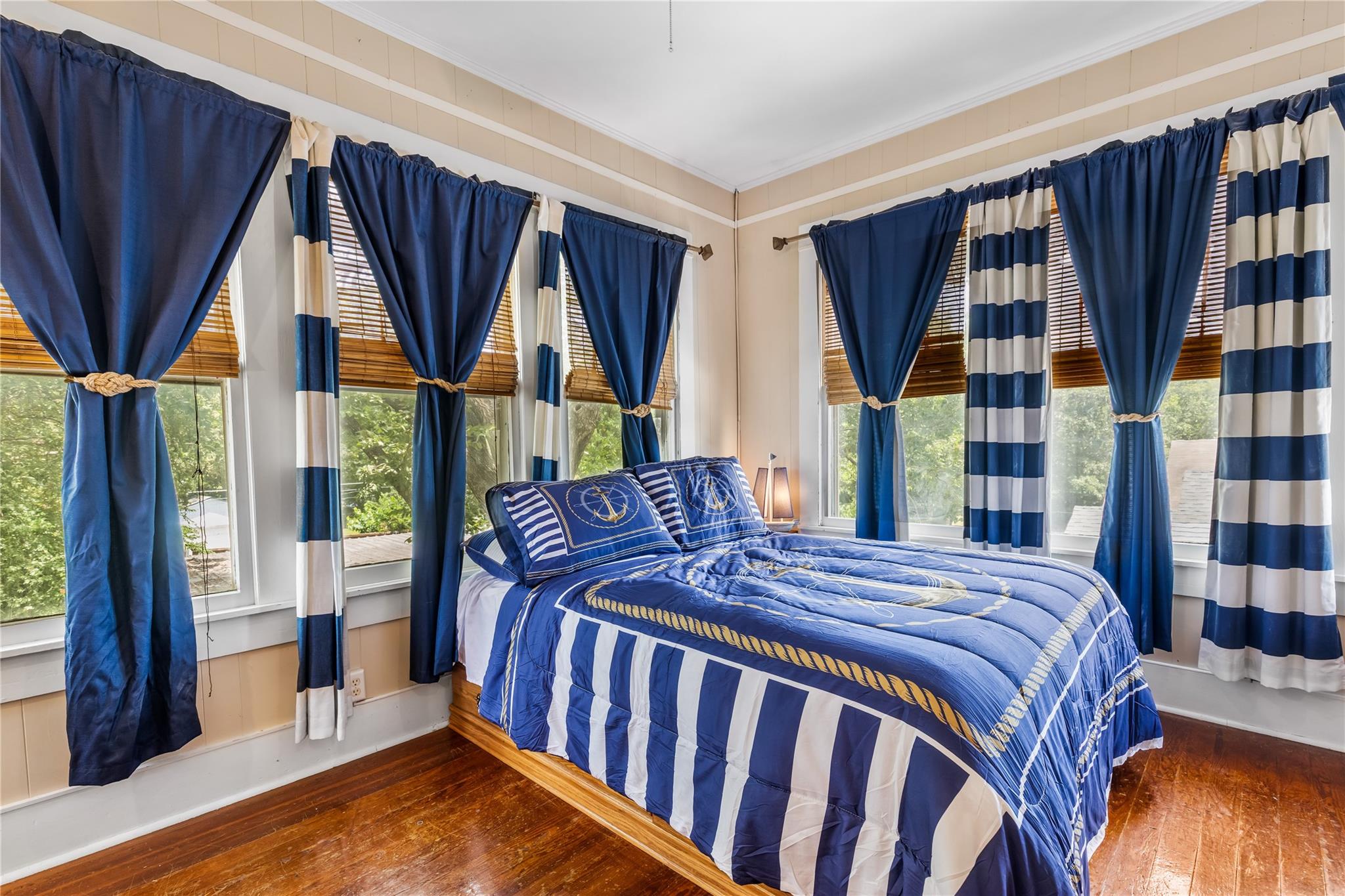 main property photo 25