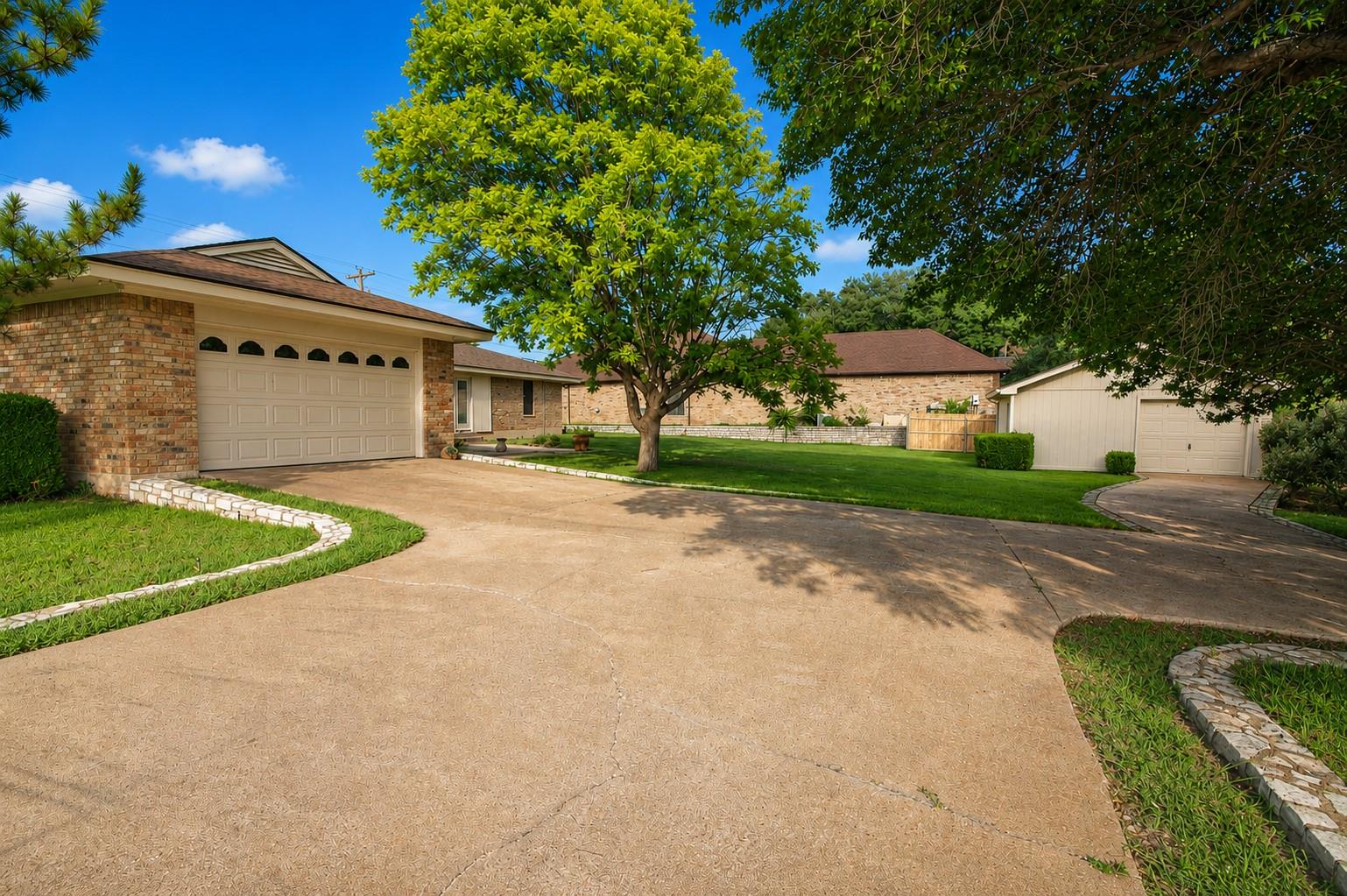 main property photo 31
