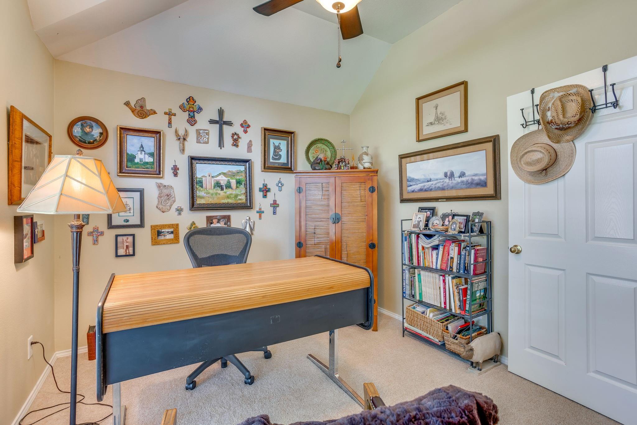main property photo 19