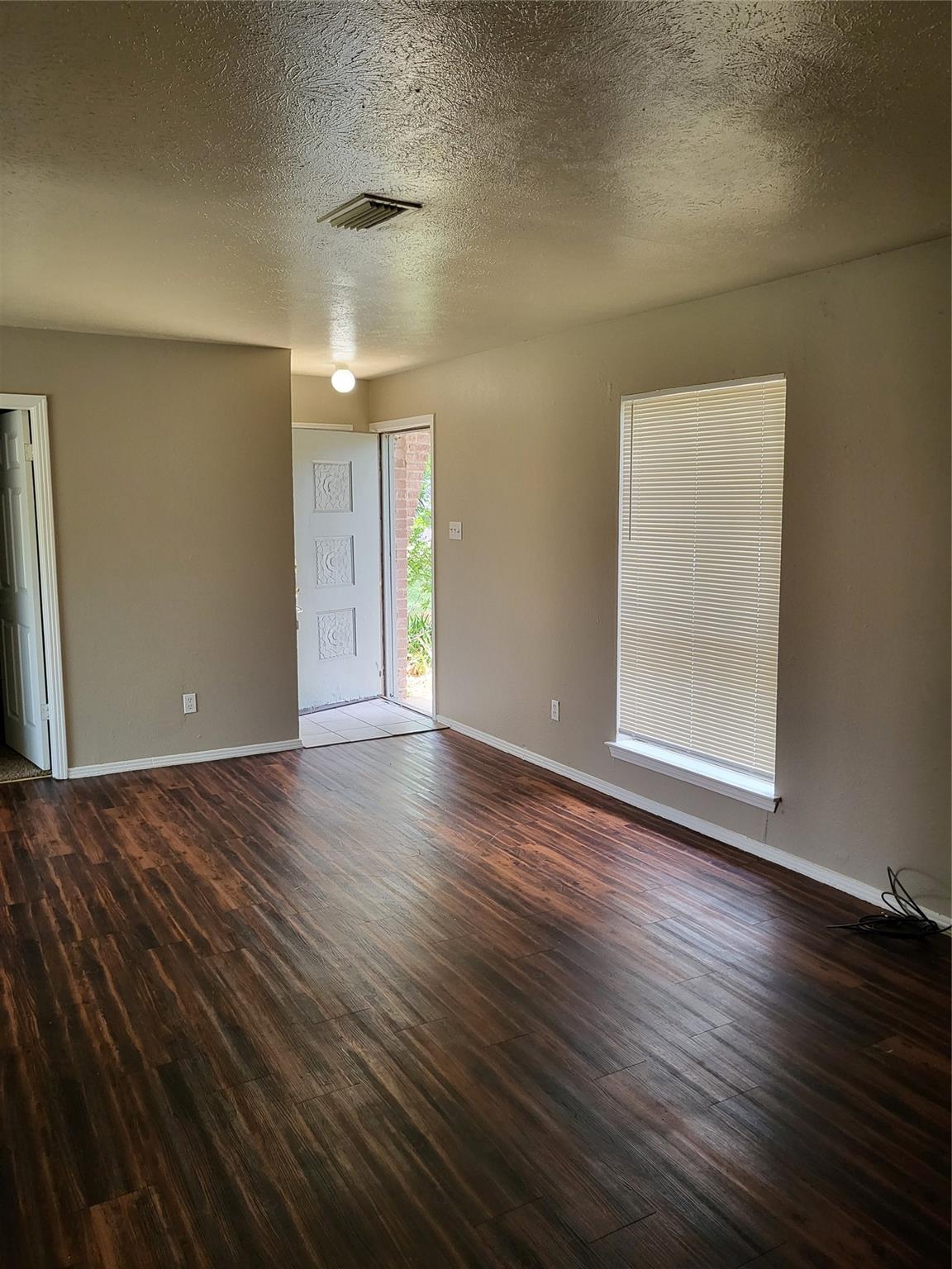 property viewer photo 1
