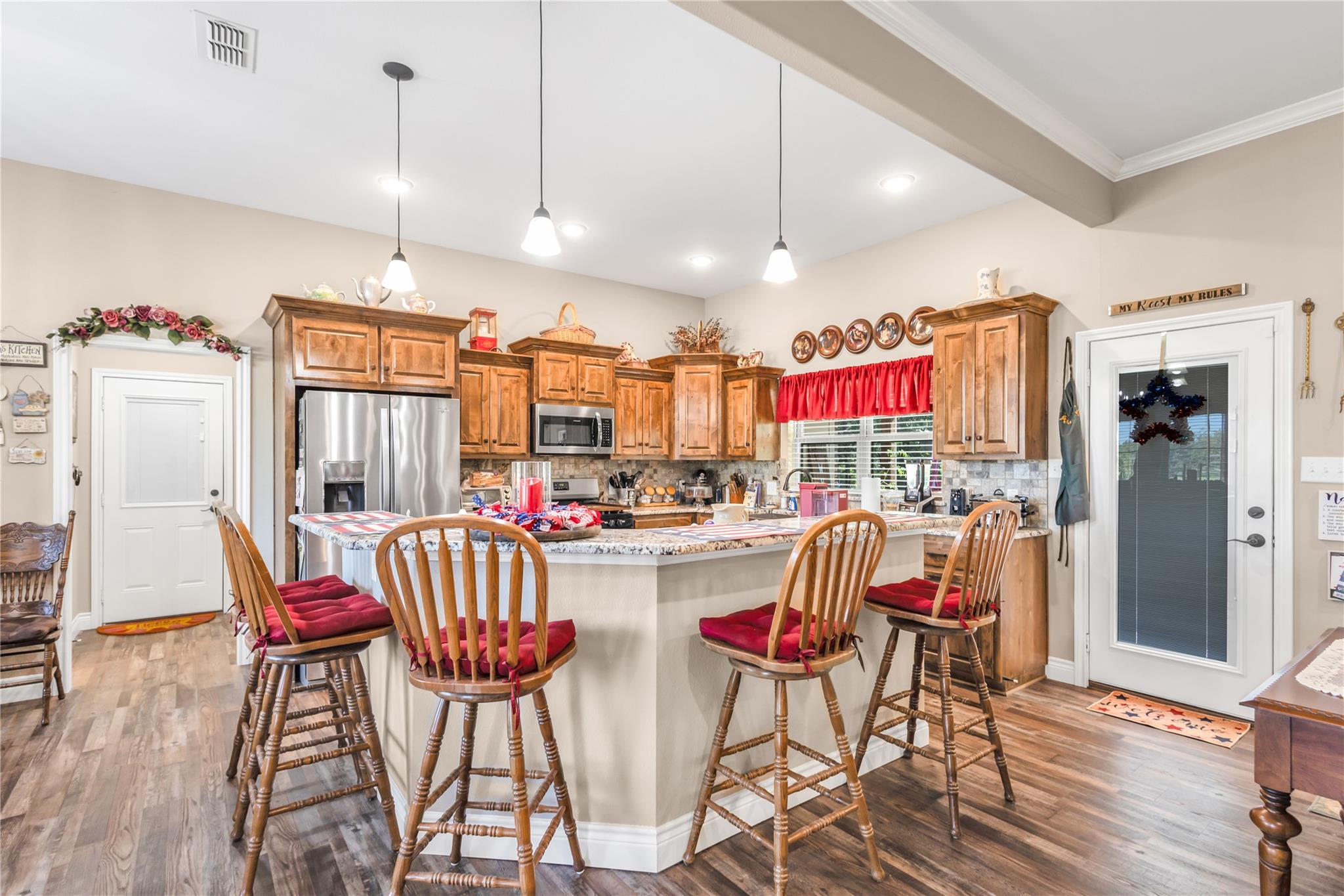 main property photo 9