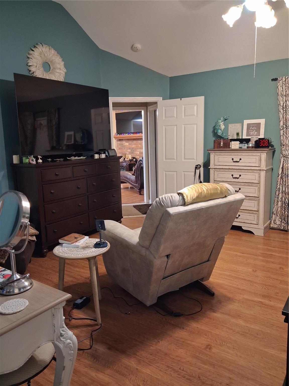main property photo 20