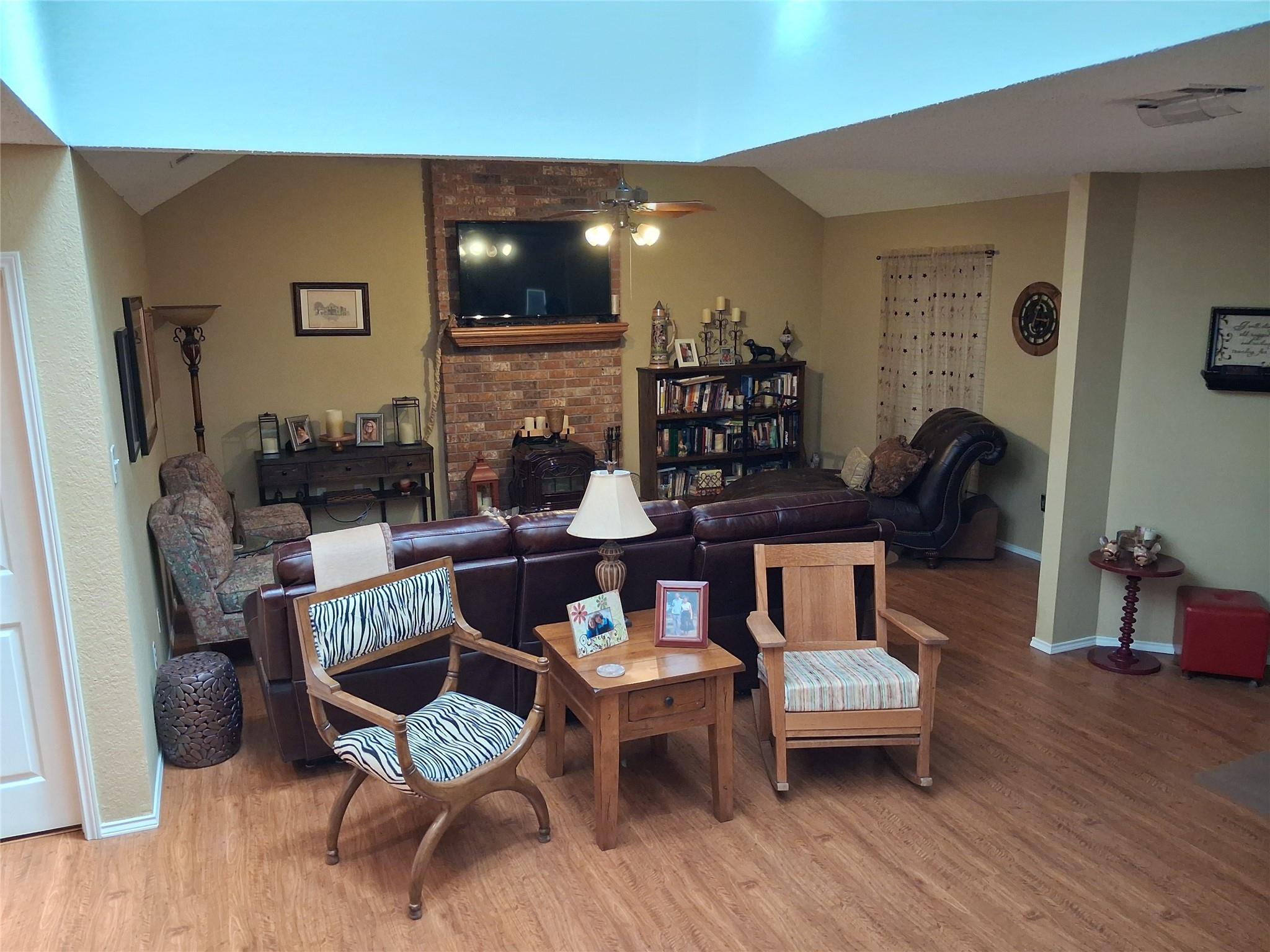main property photo 6